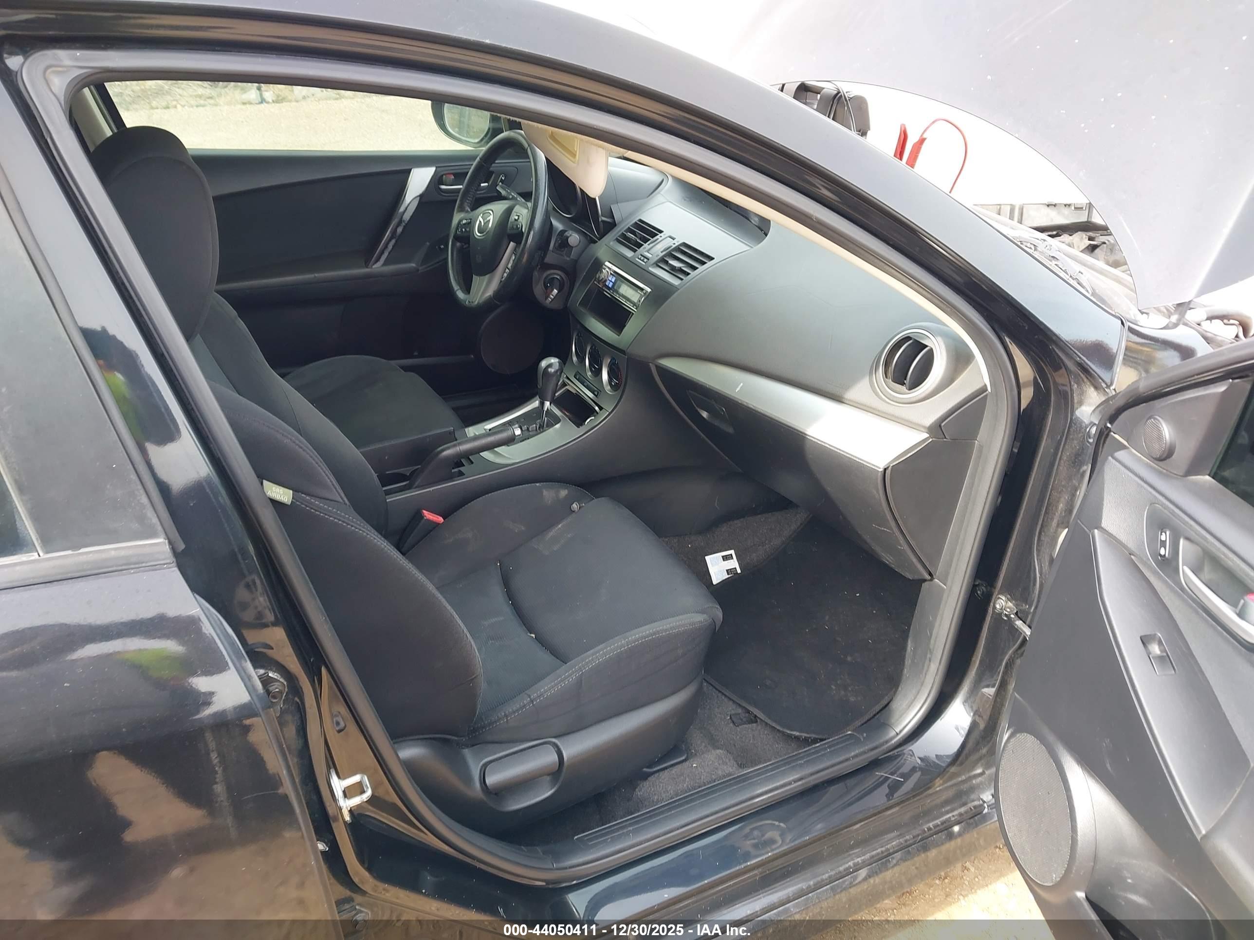 MAZDA MAZDA3 image 5