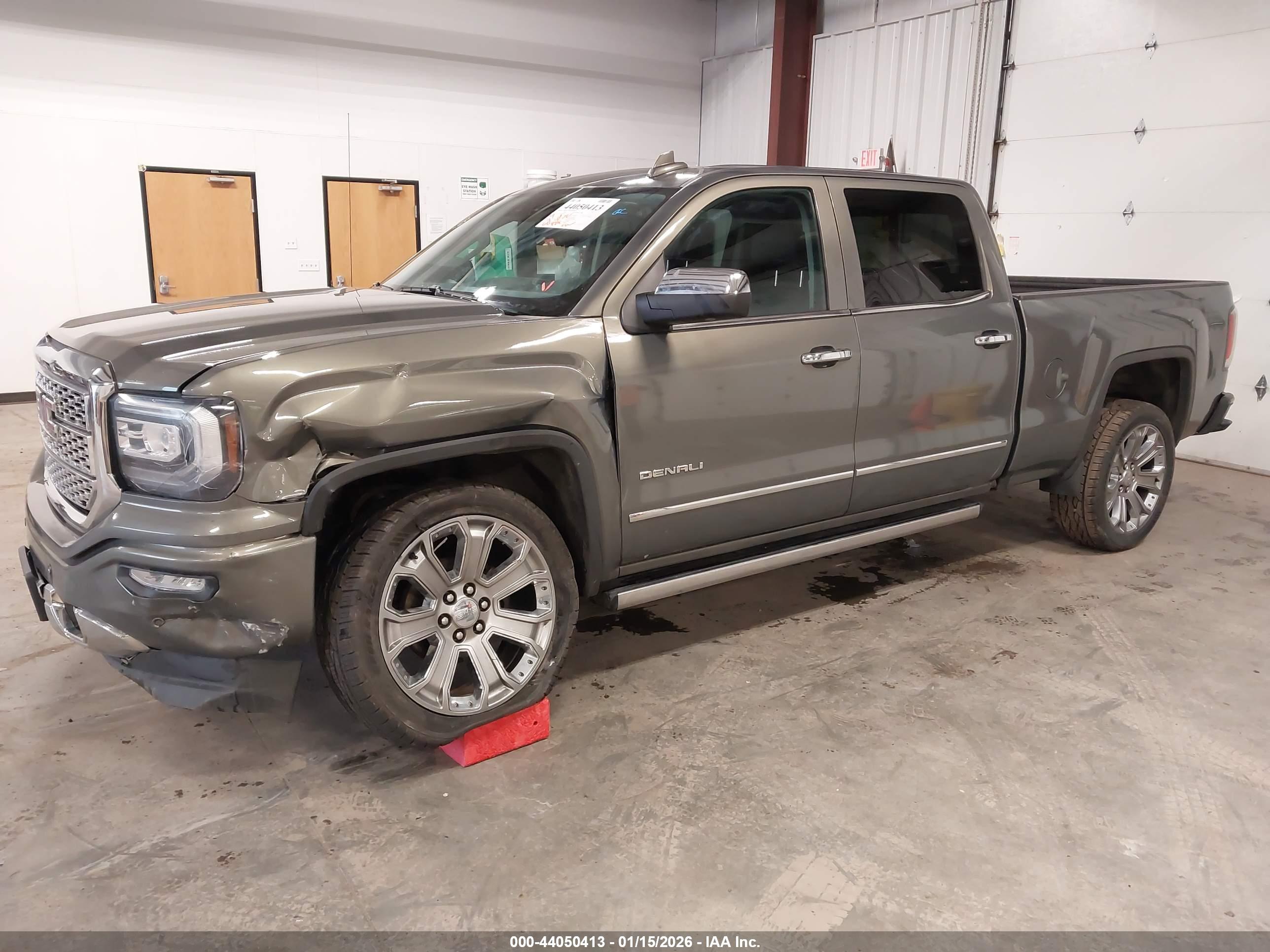 GMC SIERRA image 2