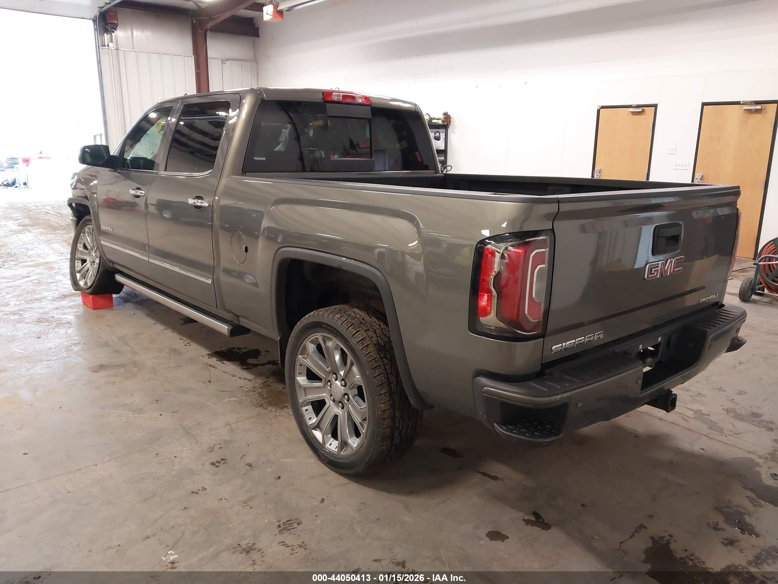 GMC SIERRA image 3