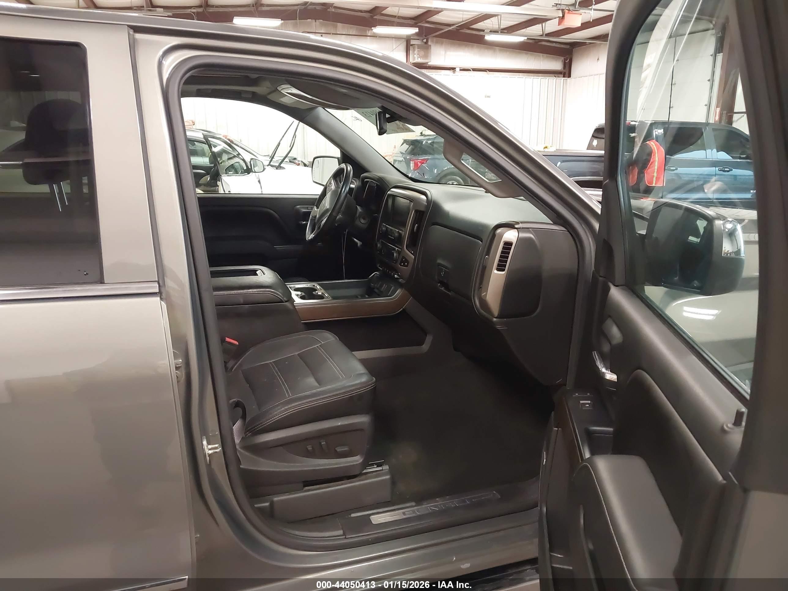 GMC SIERRA image 5