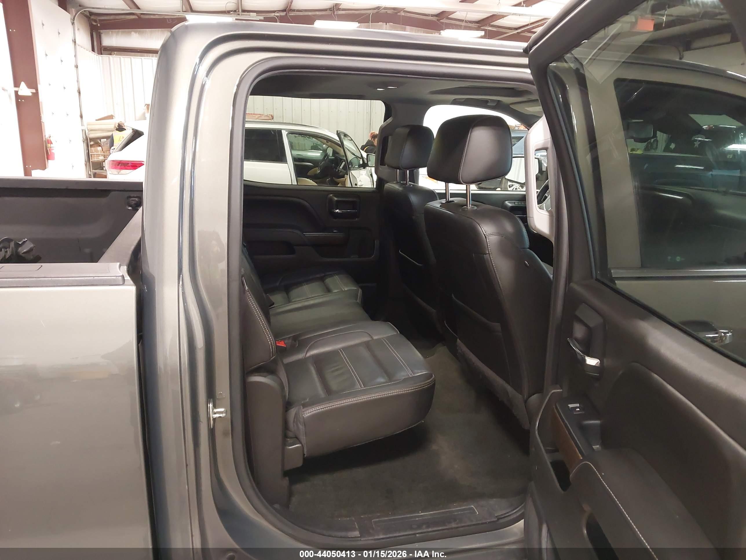 GMC SIERRA image 8