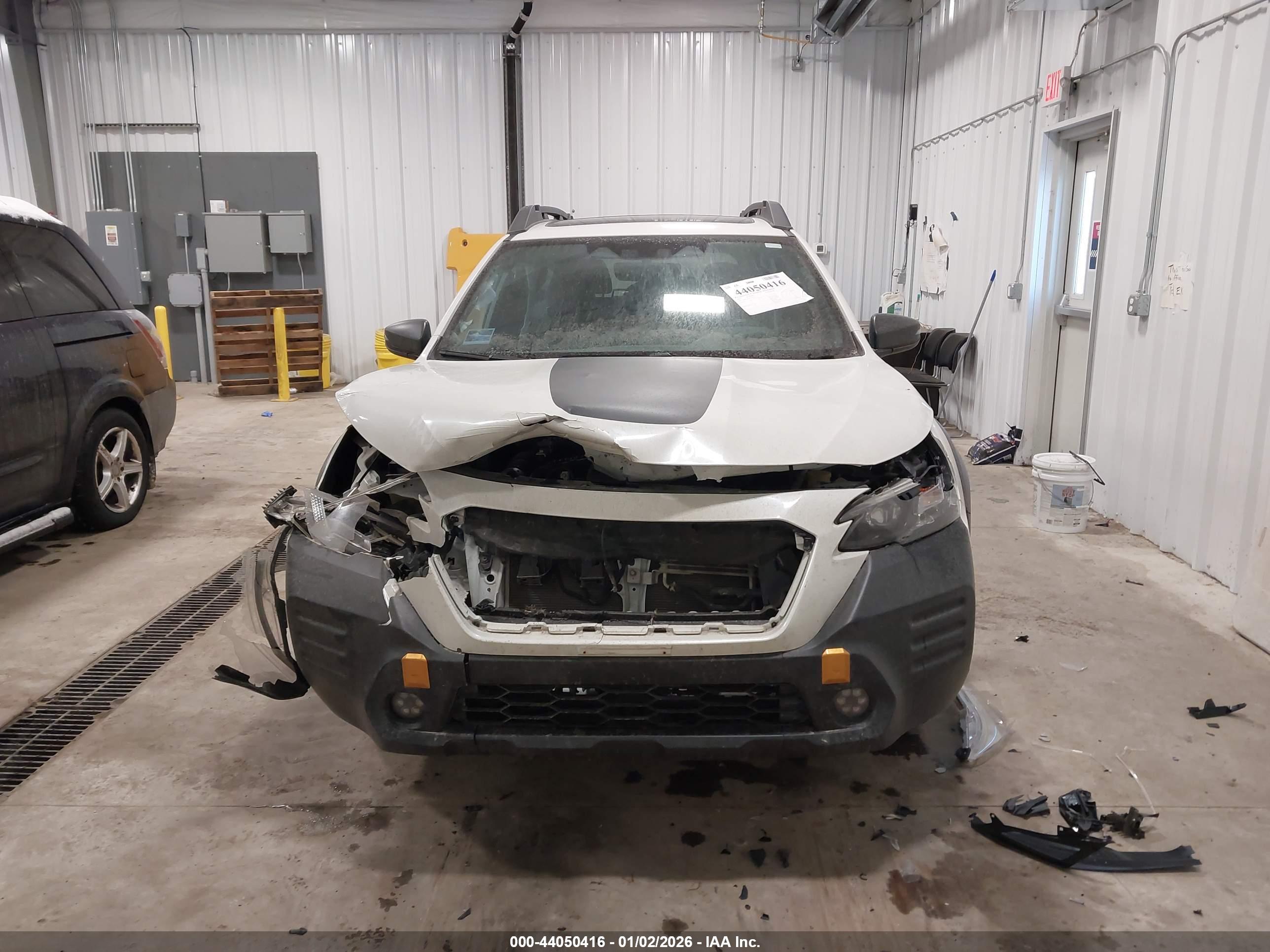 SUBARU OUTBACK image 6