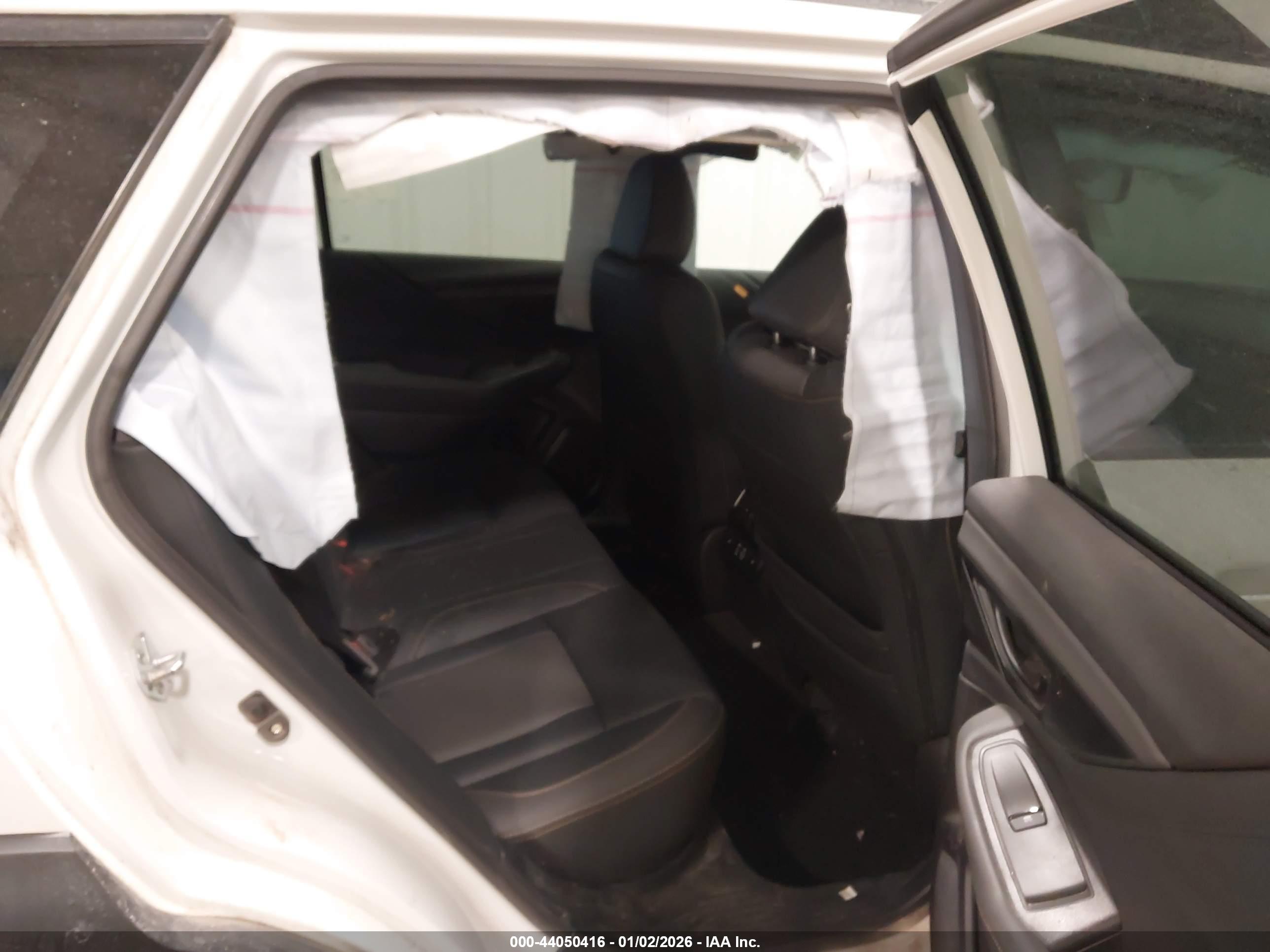 SUBARU OUTBACK image 8