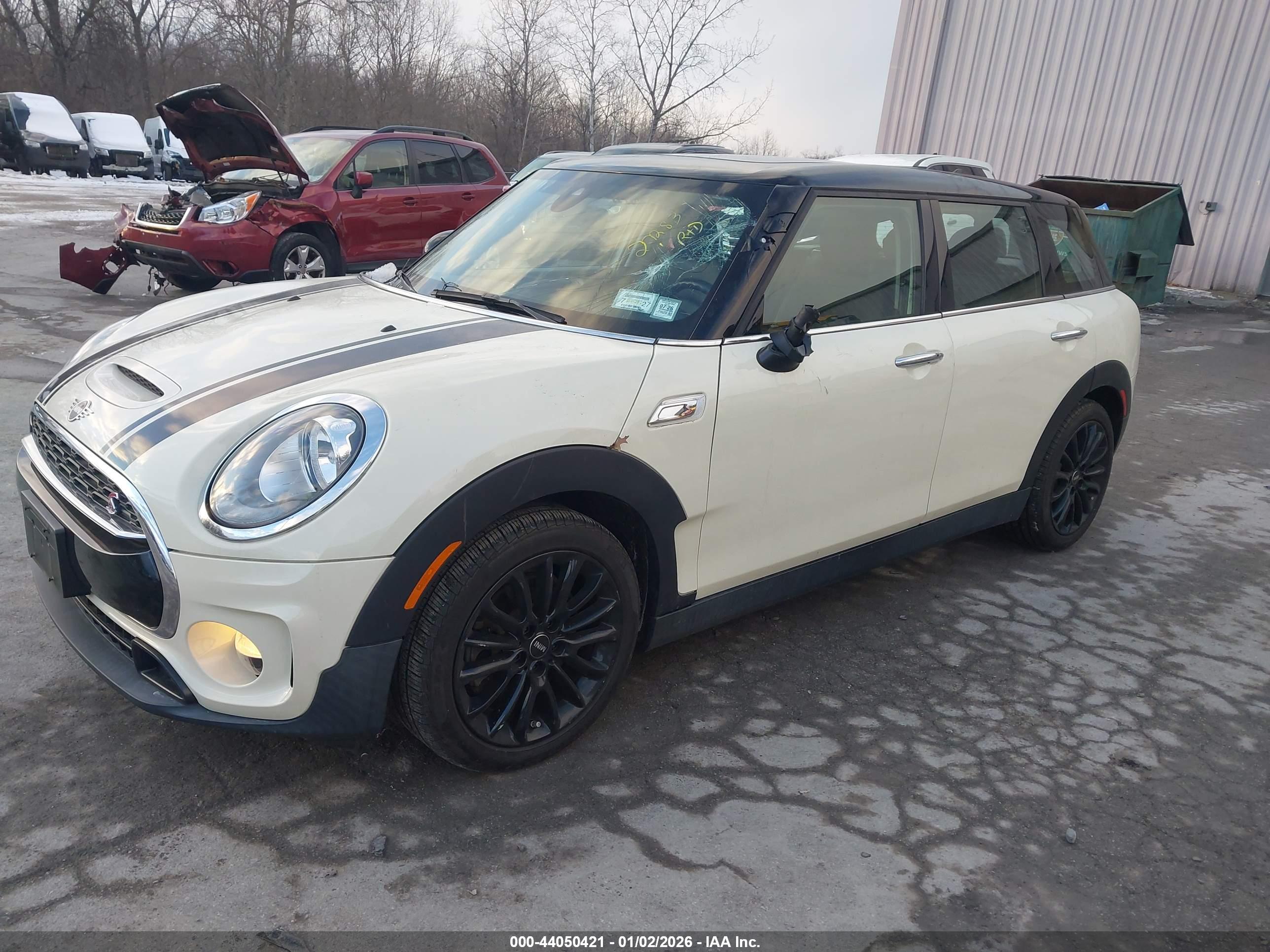 MINI CLUBMAN image 2