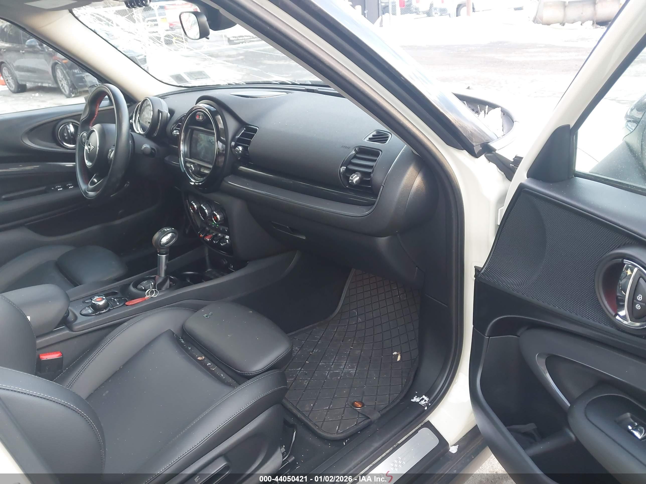 MINI CLUBMAN image 5