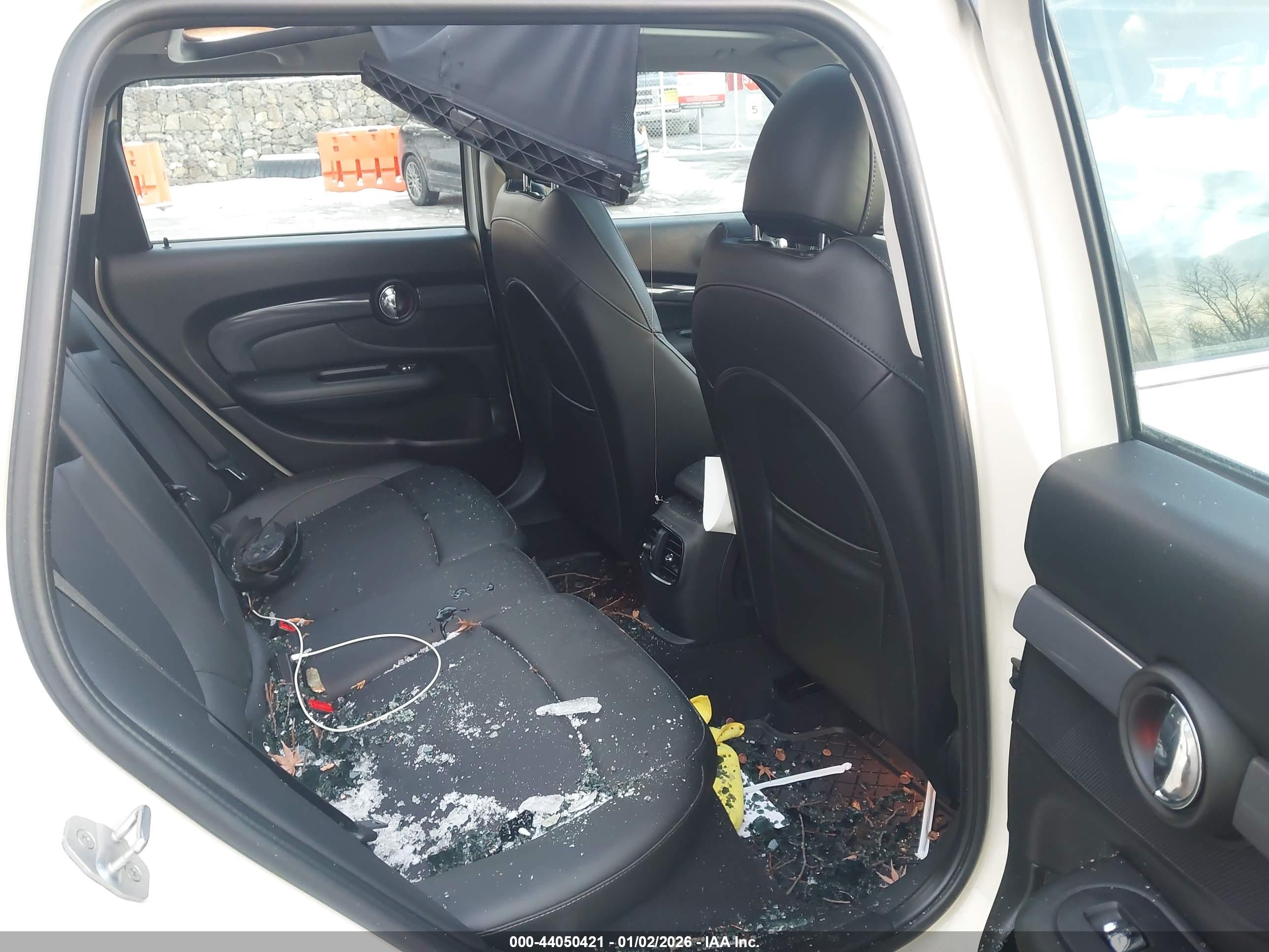 MINI CLUBMAN image 8