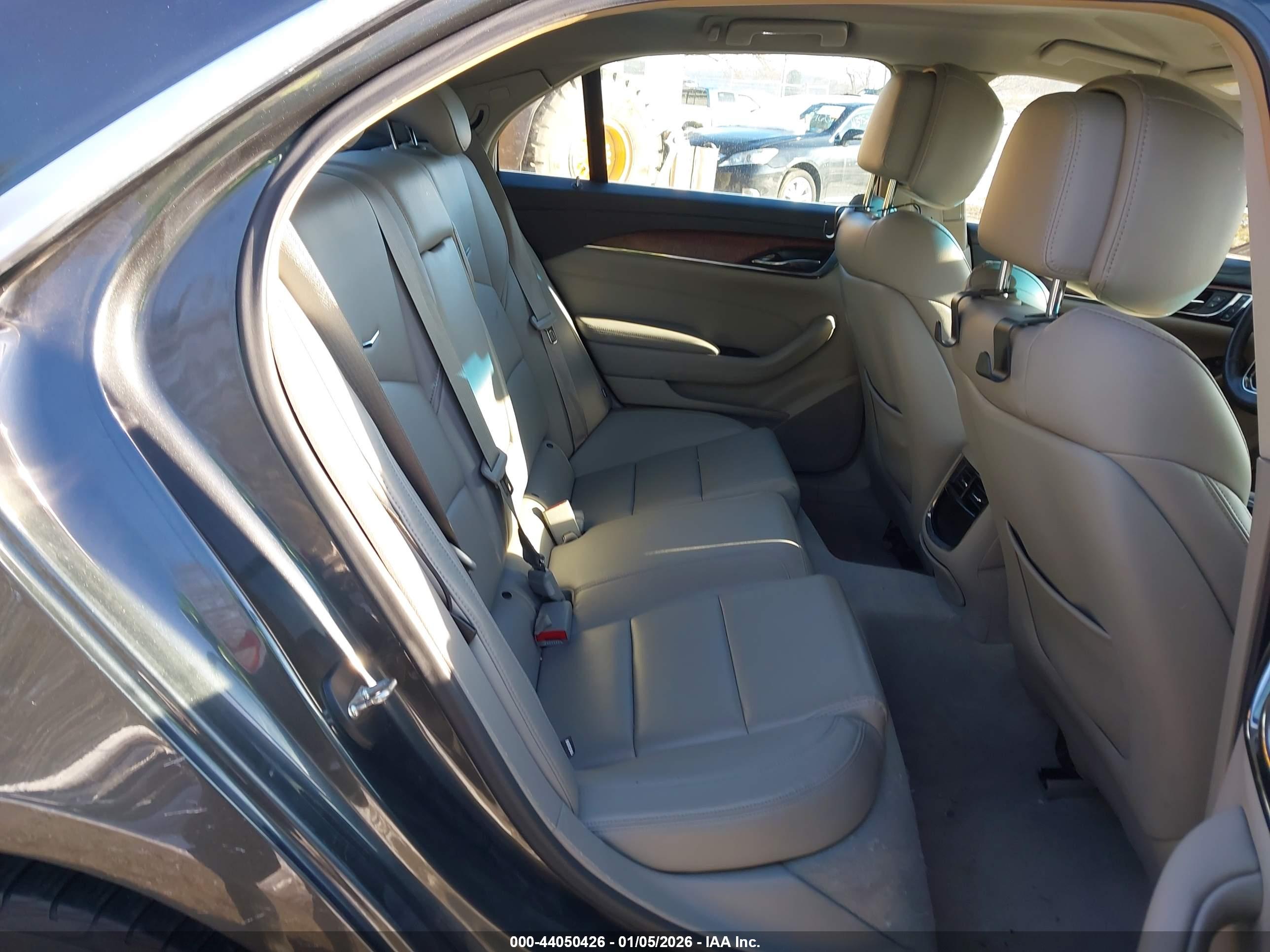 CADILLAC CTS image 8