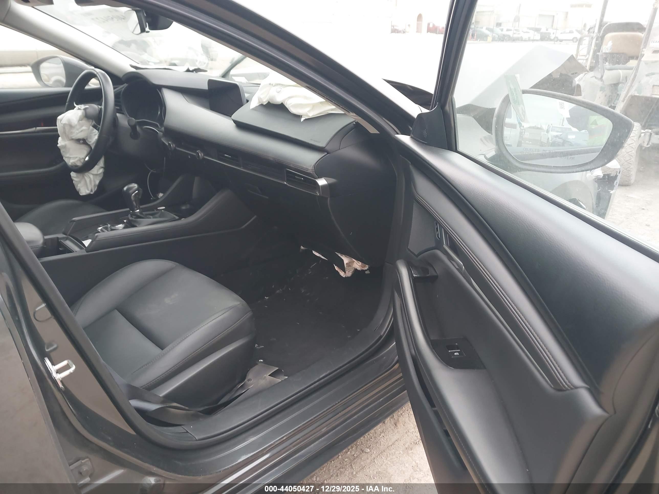 MAZDA MAZDA3 image 5