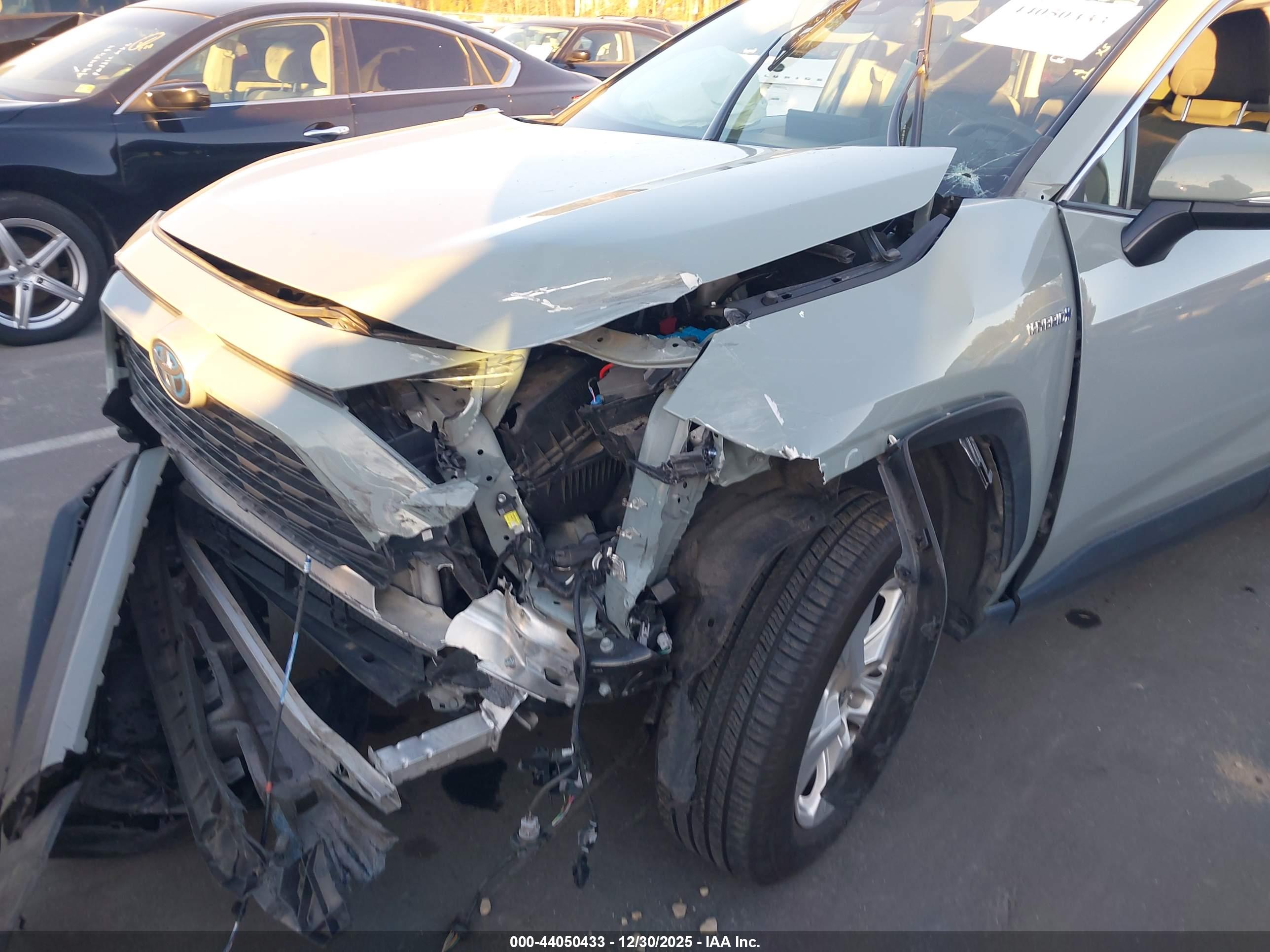 TOYOTA RAV4 image 6