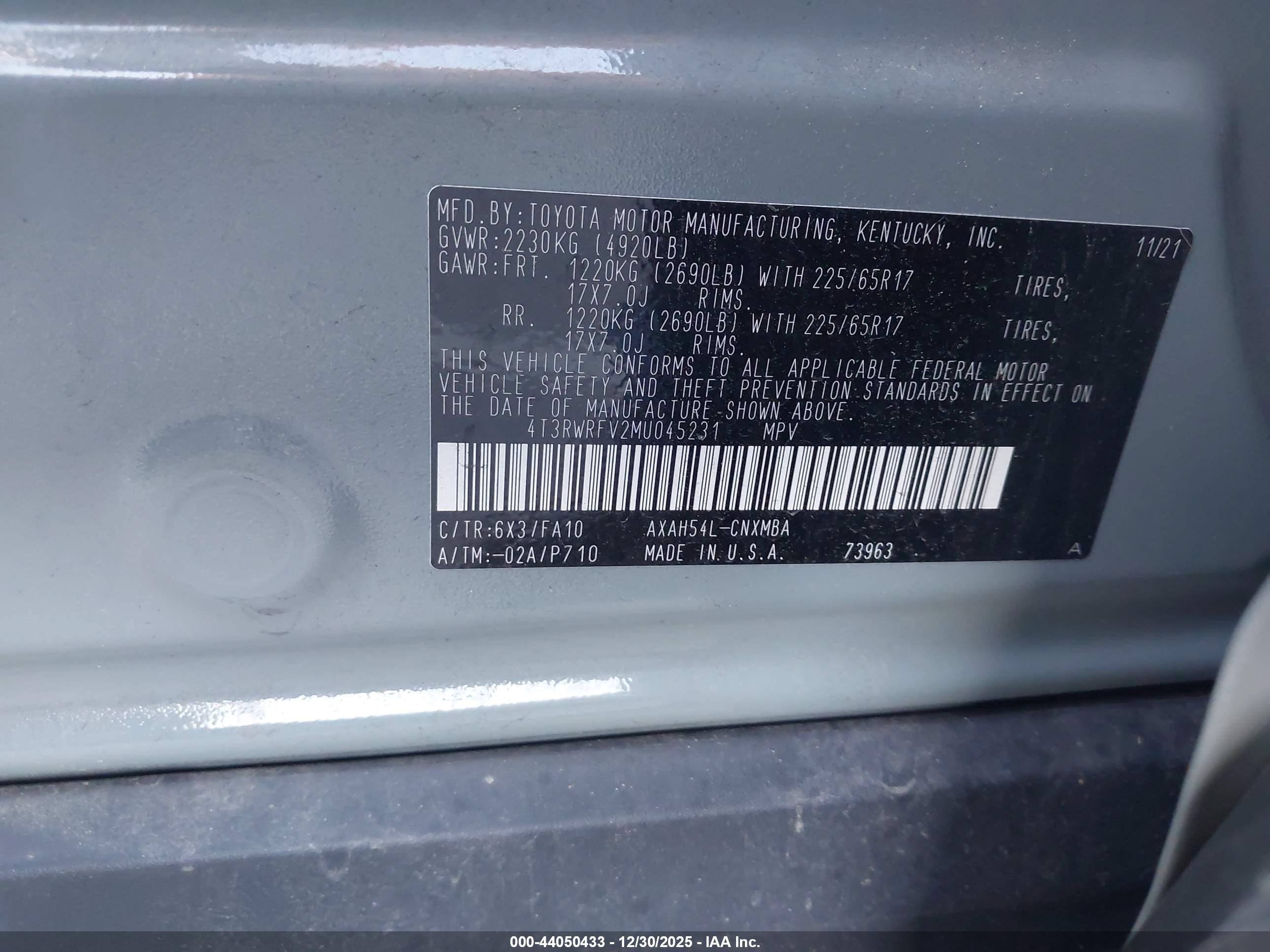 TOYOTA RAV4 image 9