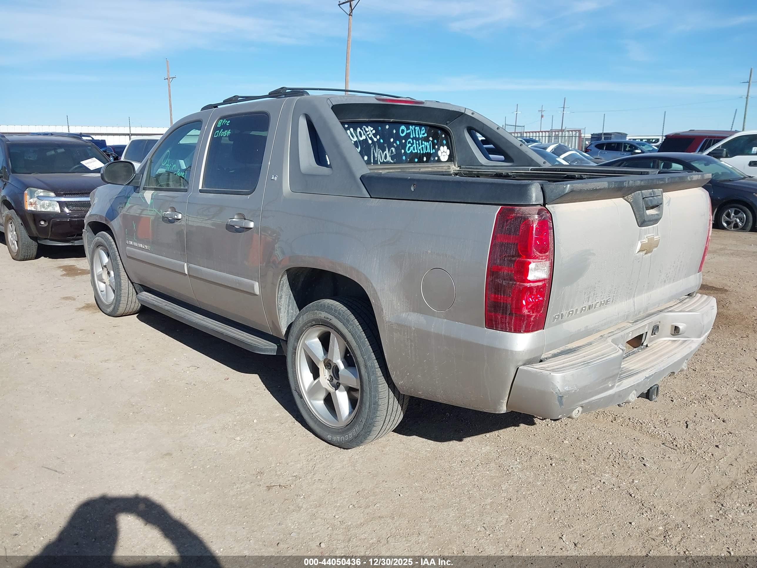CHEVROLET AVALANCHE image 3