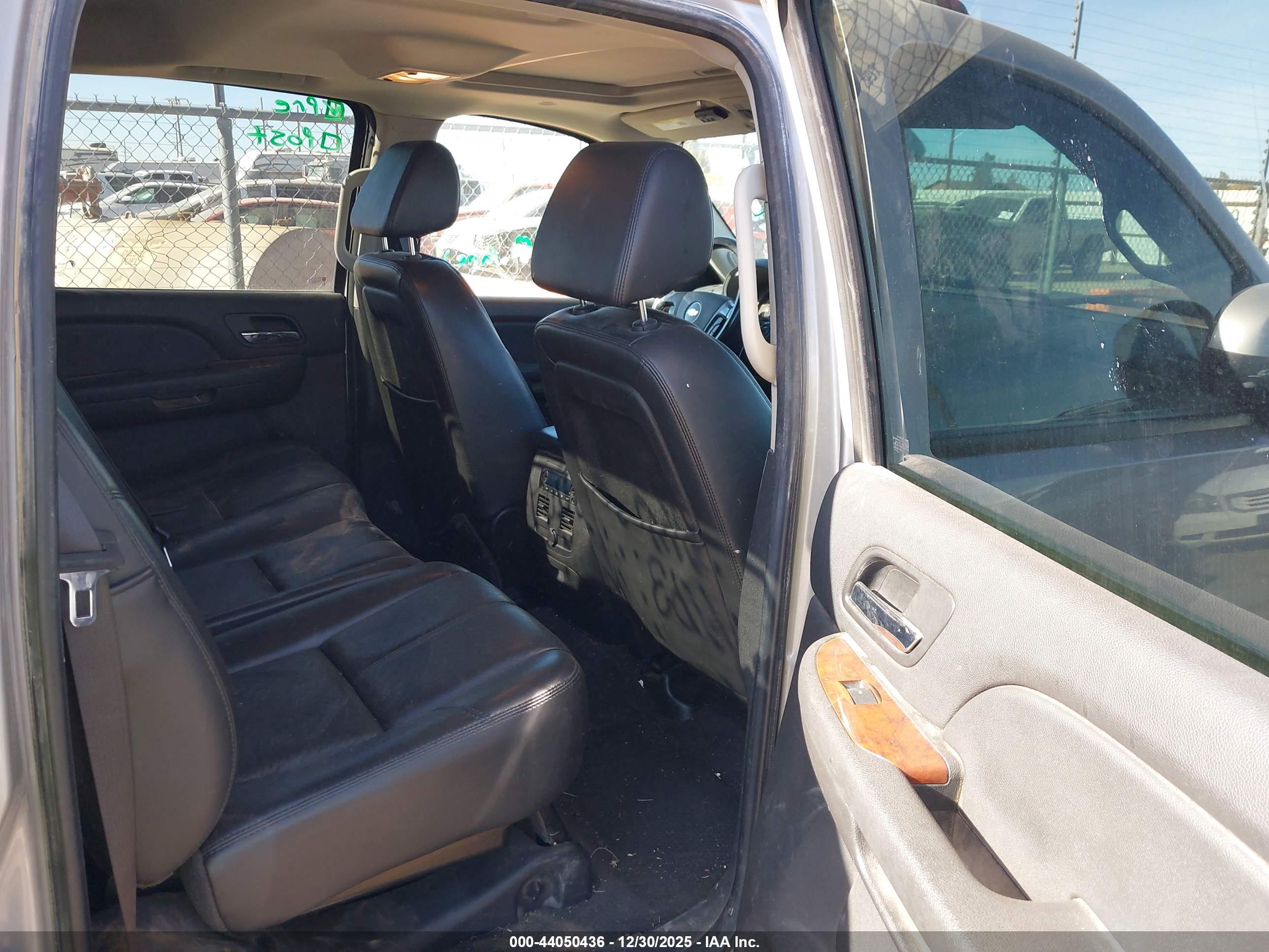 CHEVROLET AVALANCHE image 8
