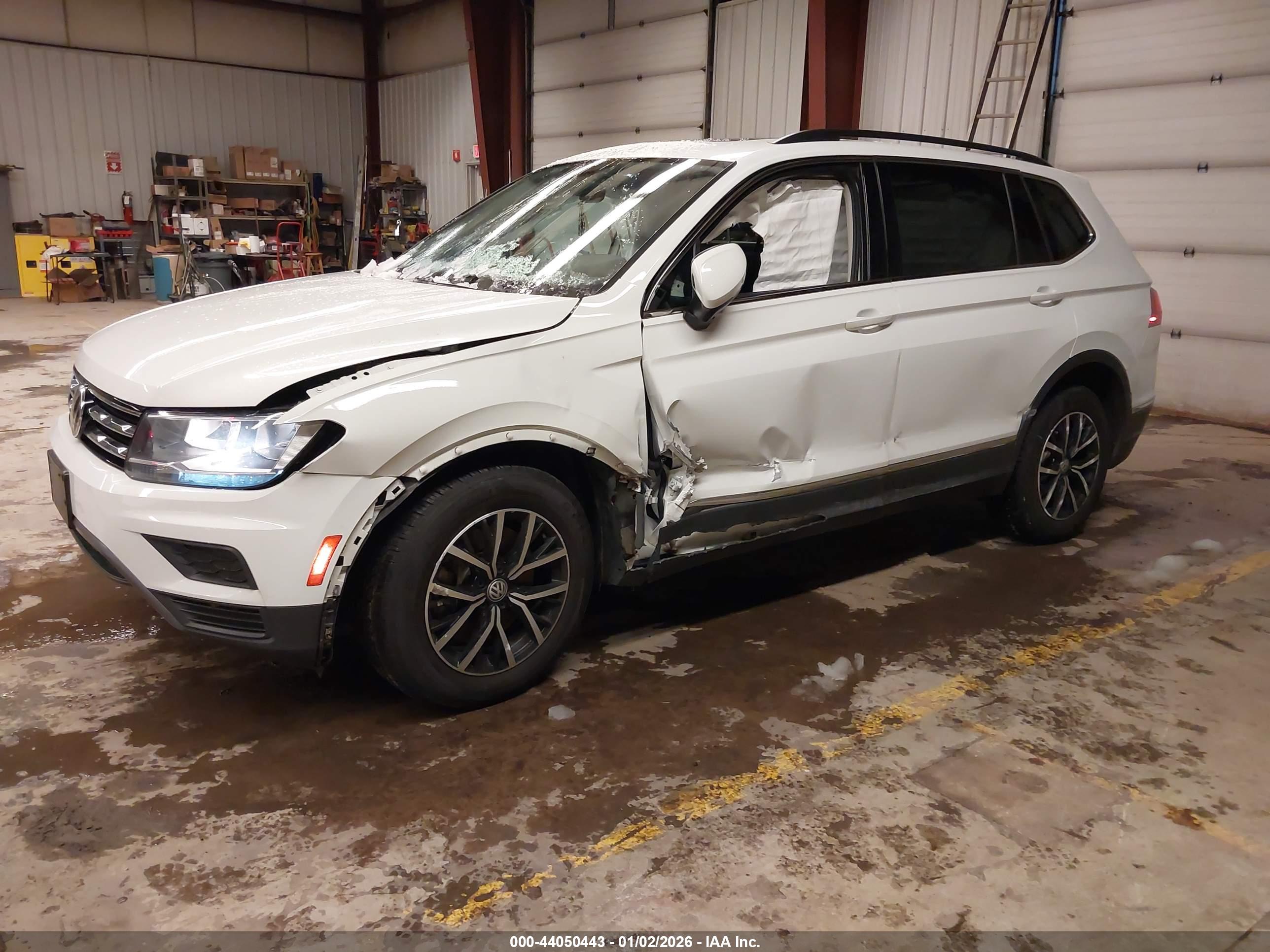 VOLKSWAGEN TIGUAN image 2