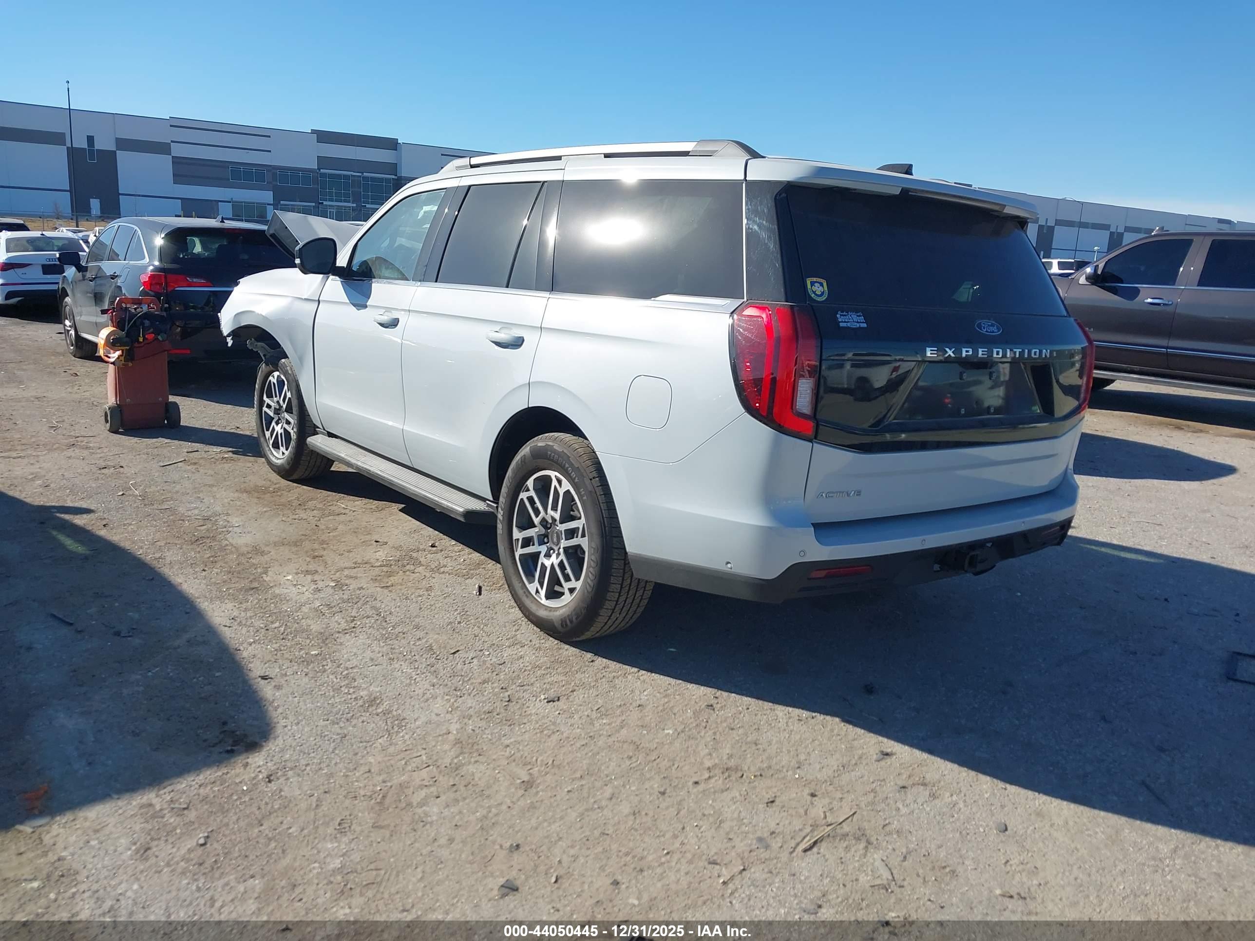 FORD EXPEDITION image 3