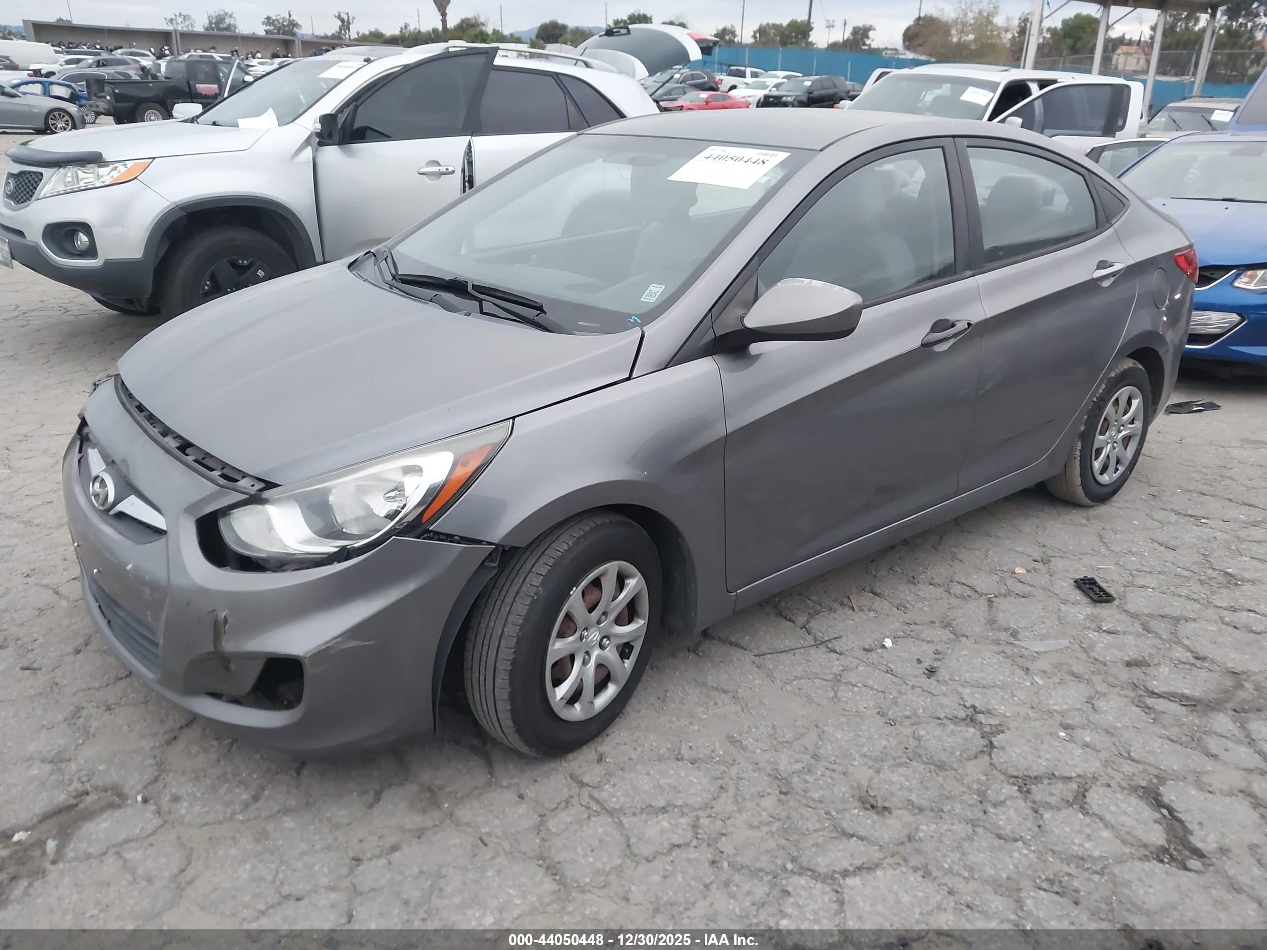 HYUNDAI ACCENT image 2
