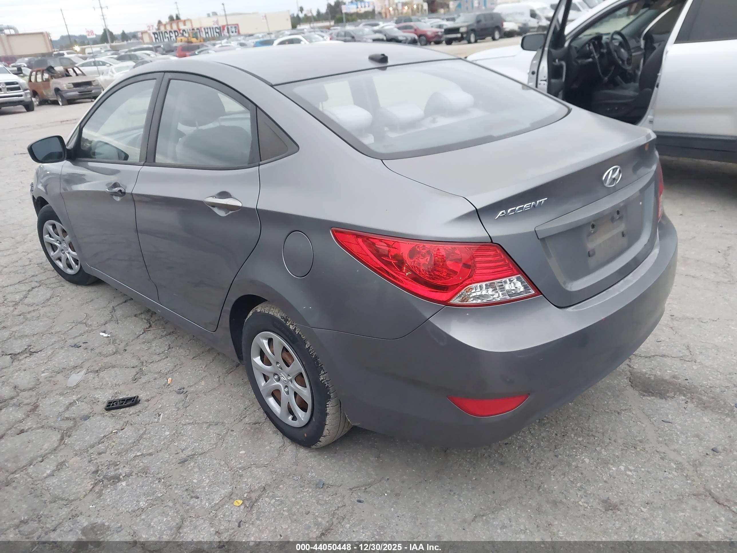 HYUNDAI ACCENT image 3