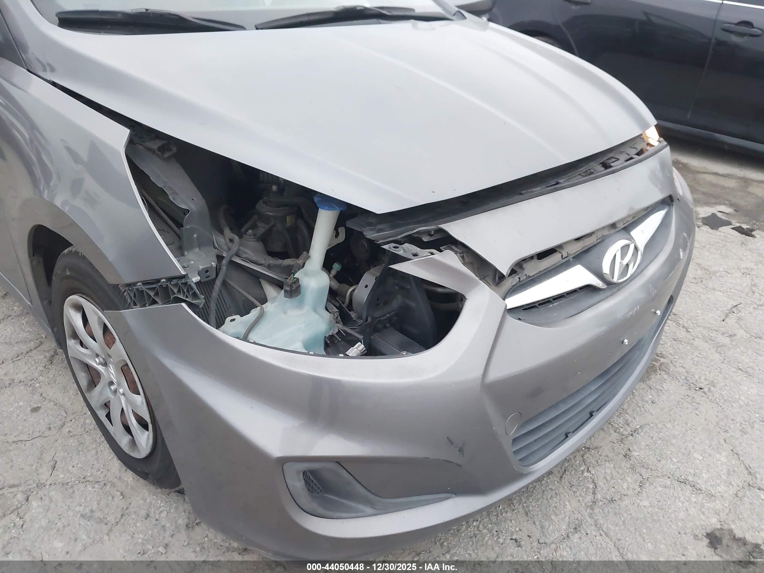 HYUNDAI ACCENT image 6