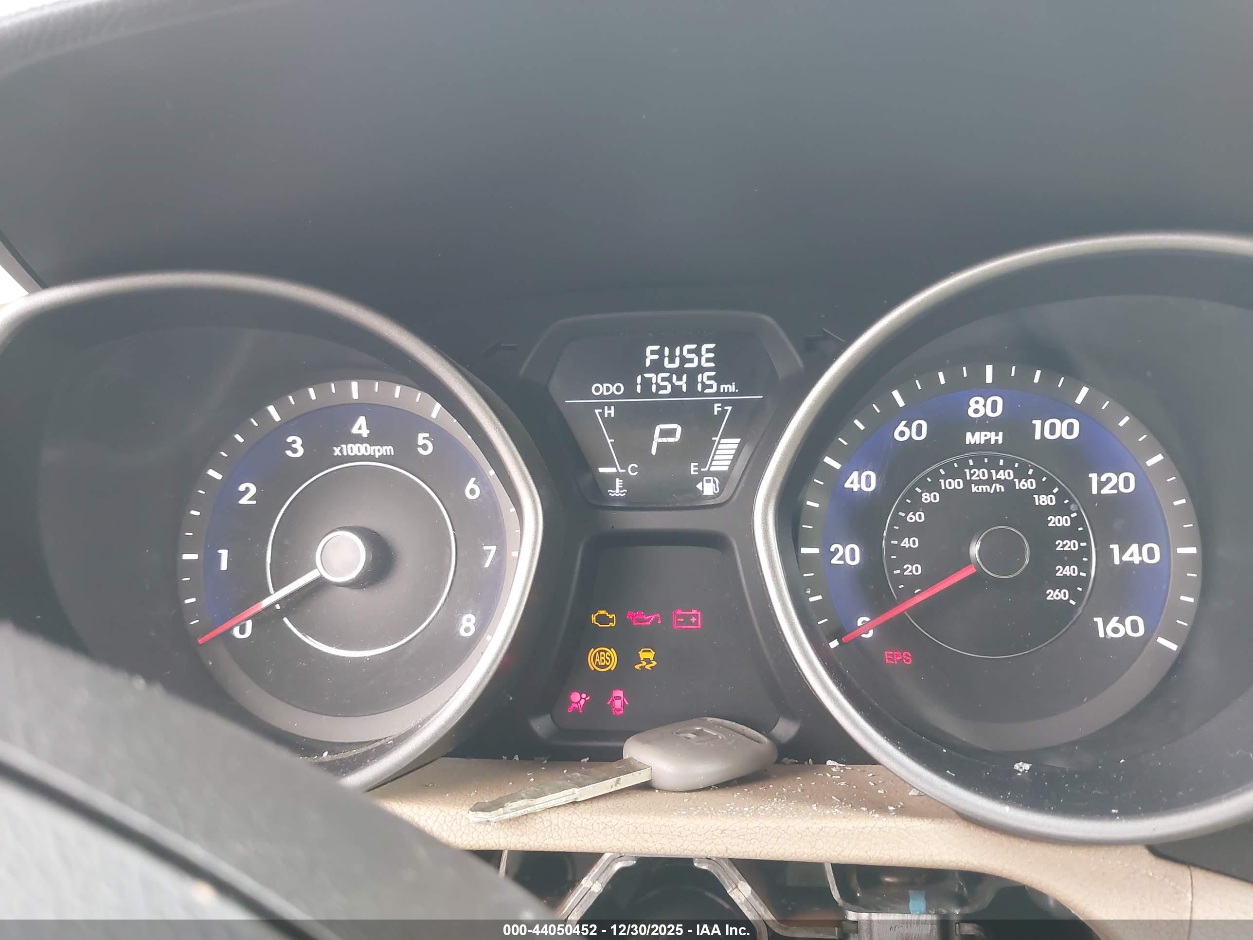 HYUNDAI ELANTRA image 7