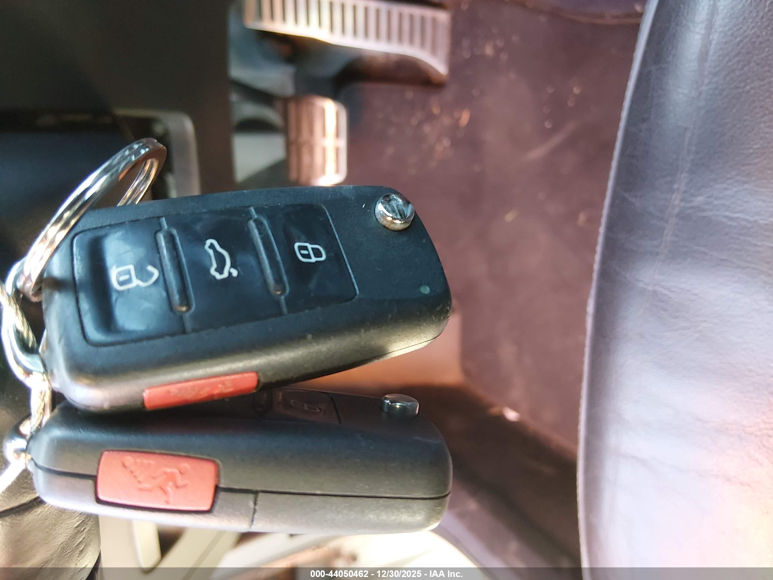 VOLKSWAGEN BEETLE image 11