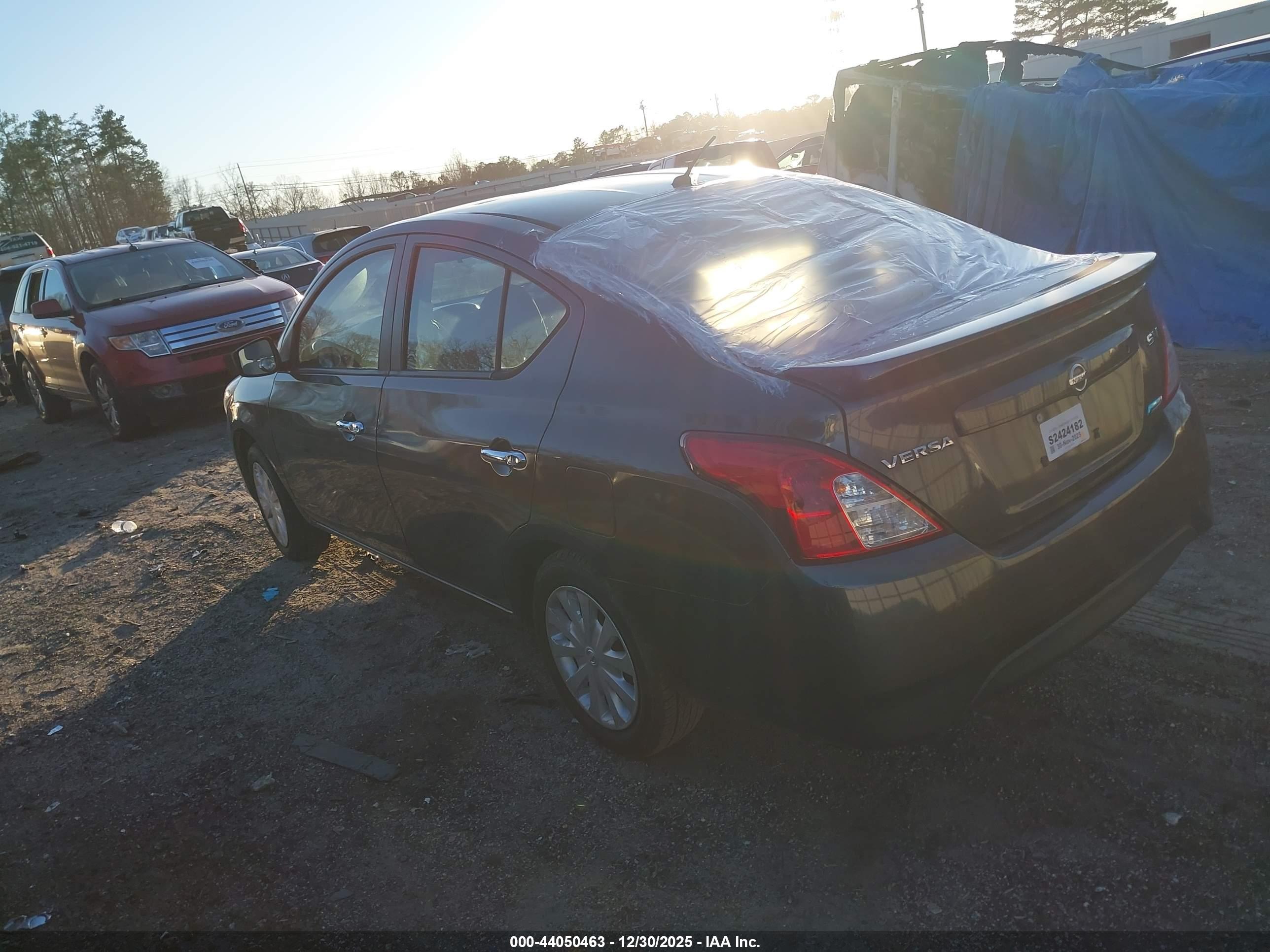 NISSAN VERSA image 3