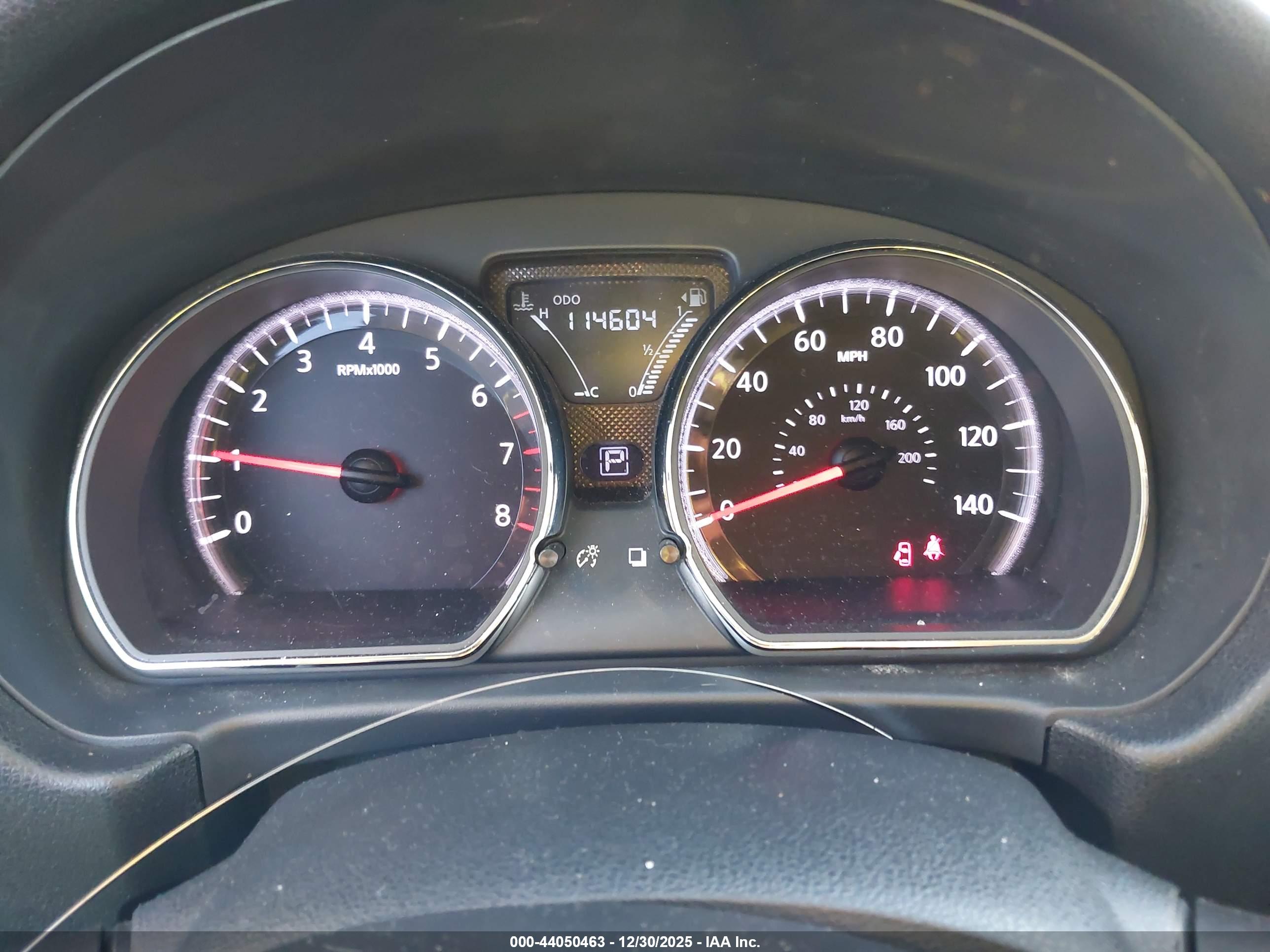 NISSAN VERSA image 7