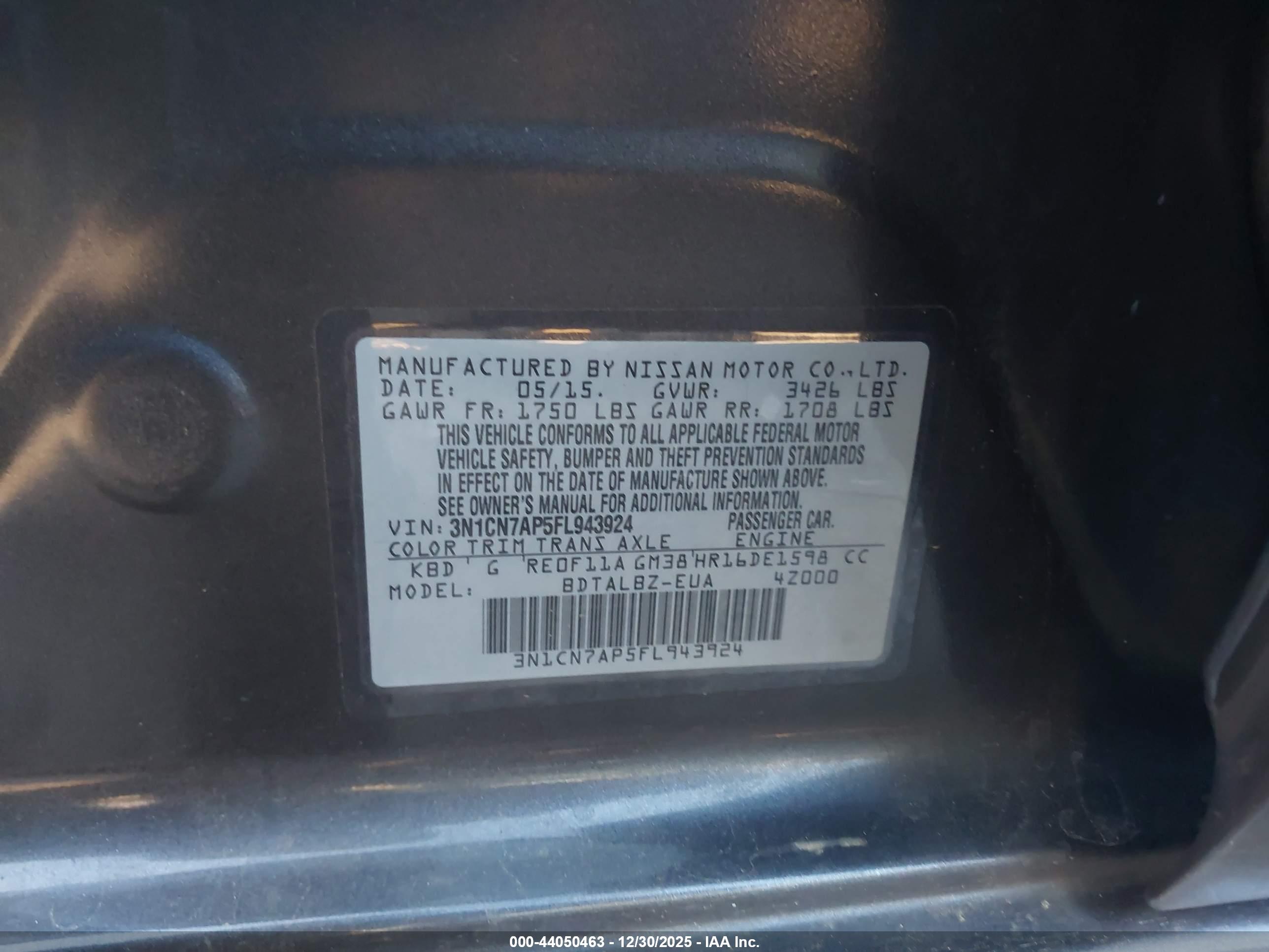 NISSAN VERSA image 9