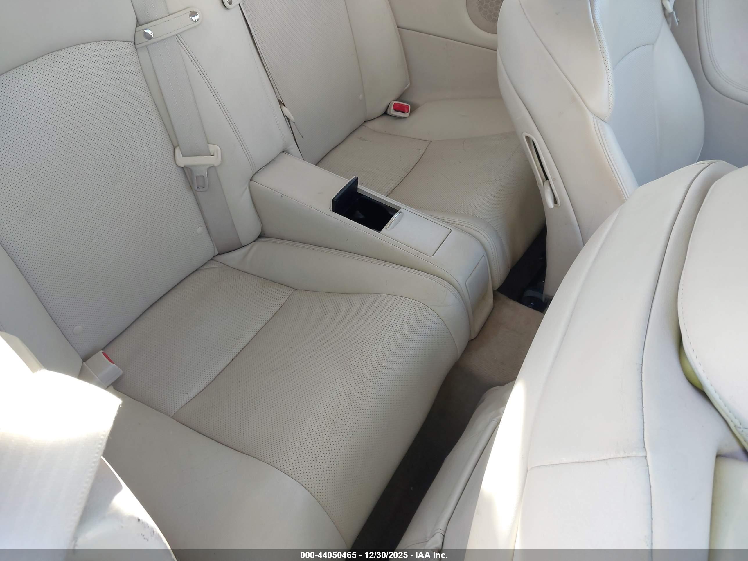 LEXUS IS image 8