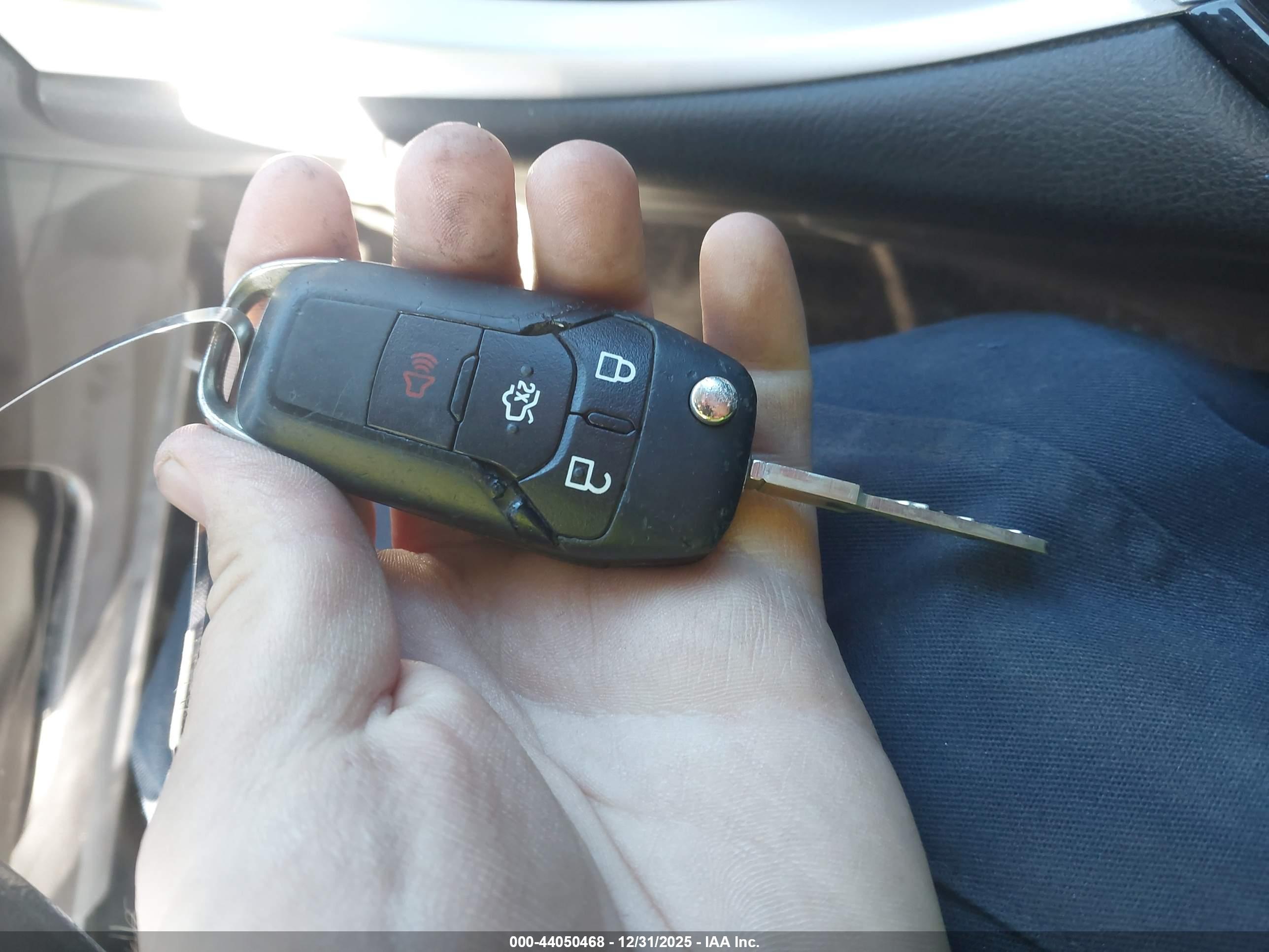 FORD FUSION image 11
