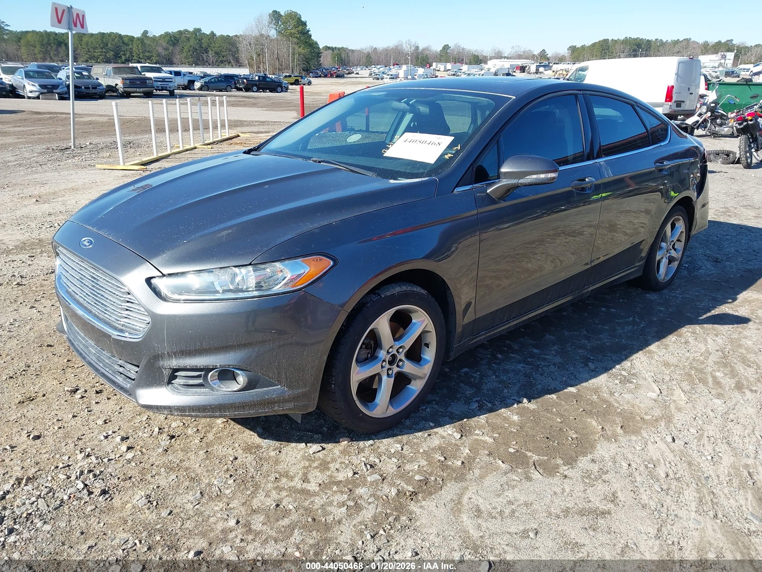 FORD FUSION image 2