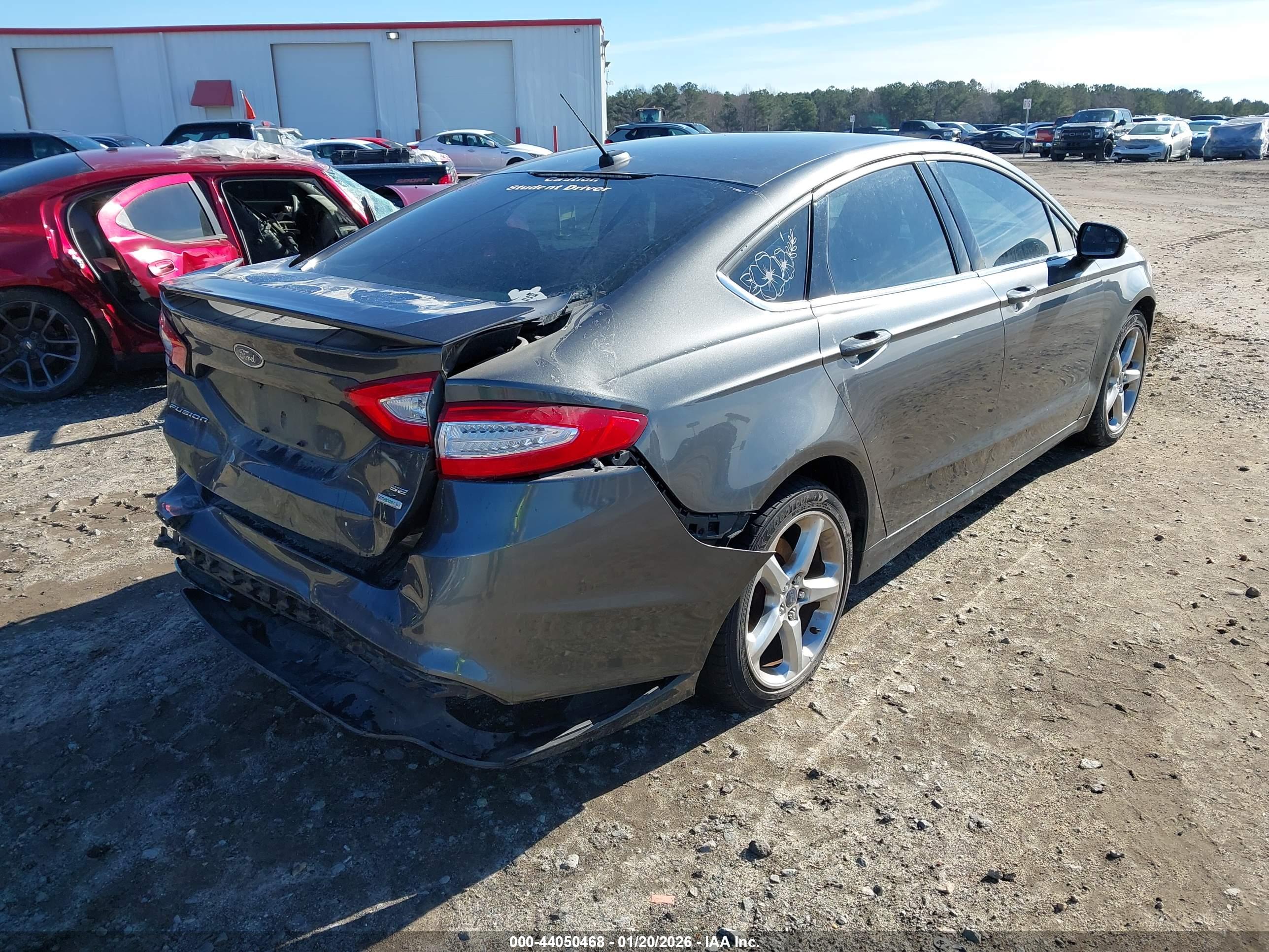 FORD FUSION image 4