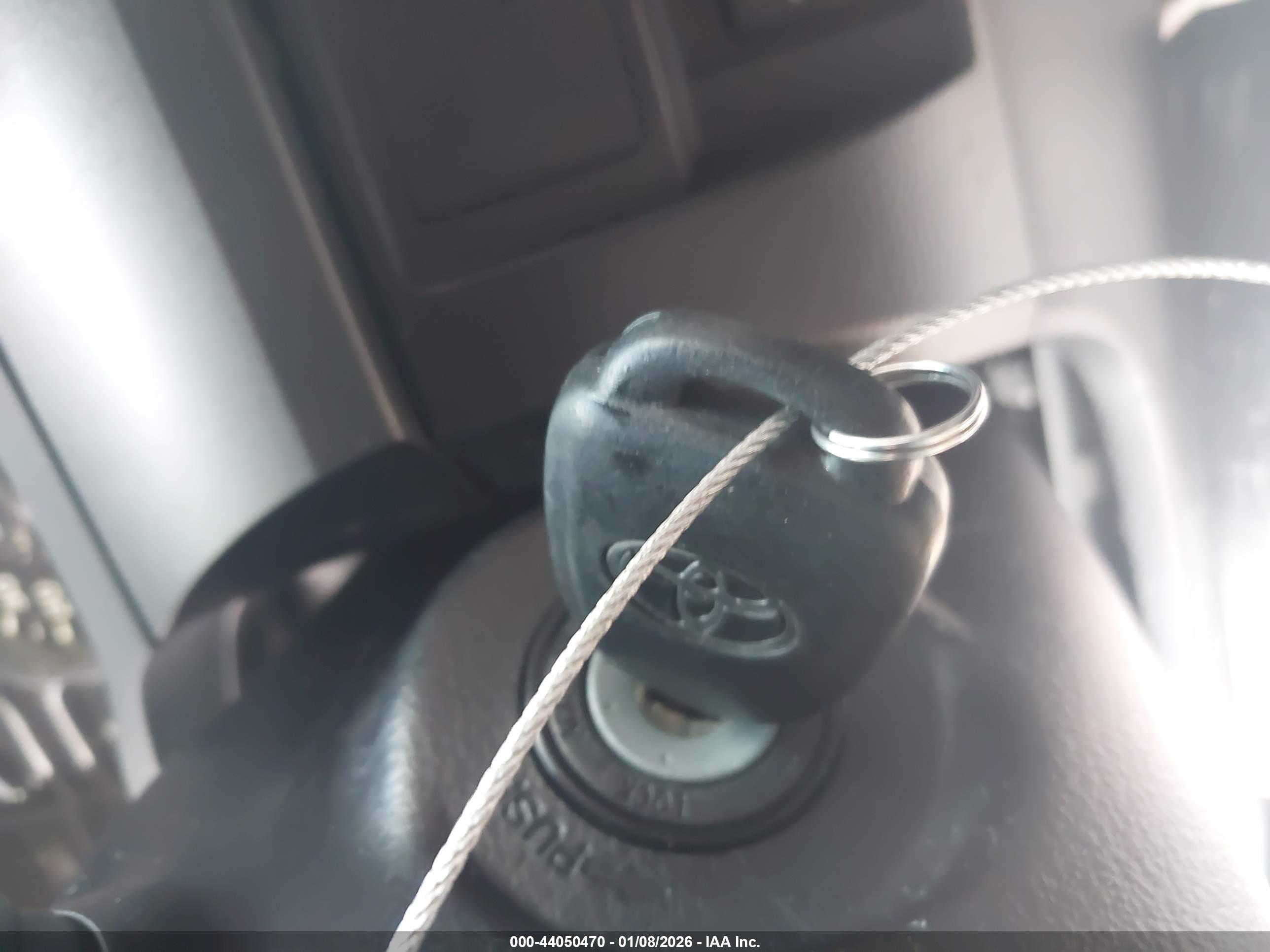 TOYOTA TUNDRA image 11