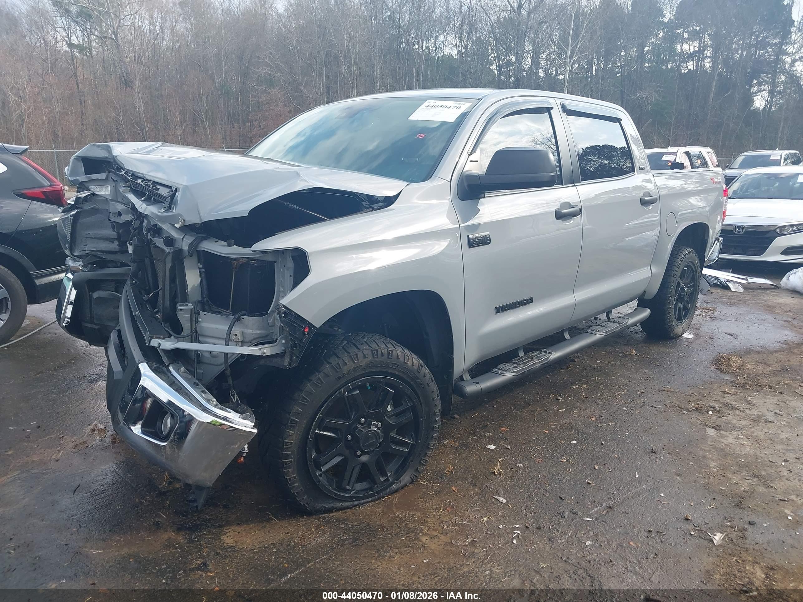TOYOTA TUNDRA image 2