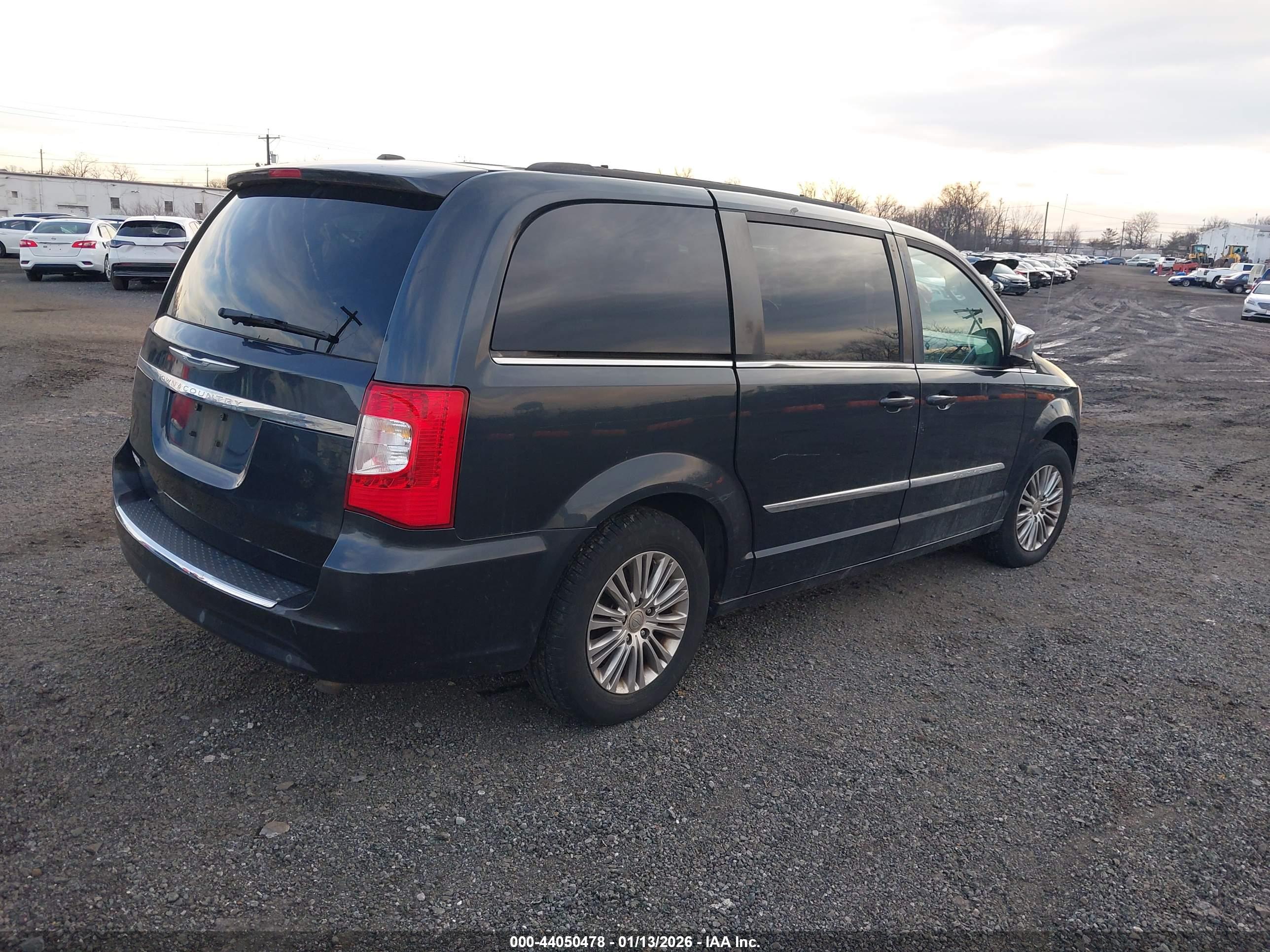 CHRYSLER TOWN image 4