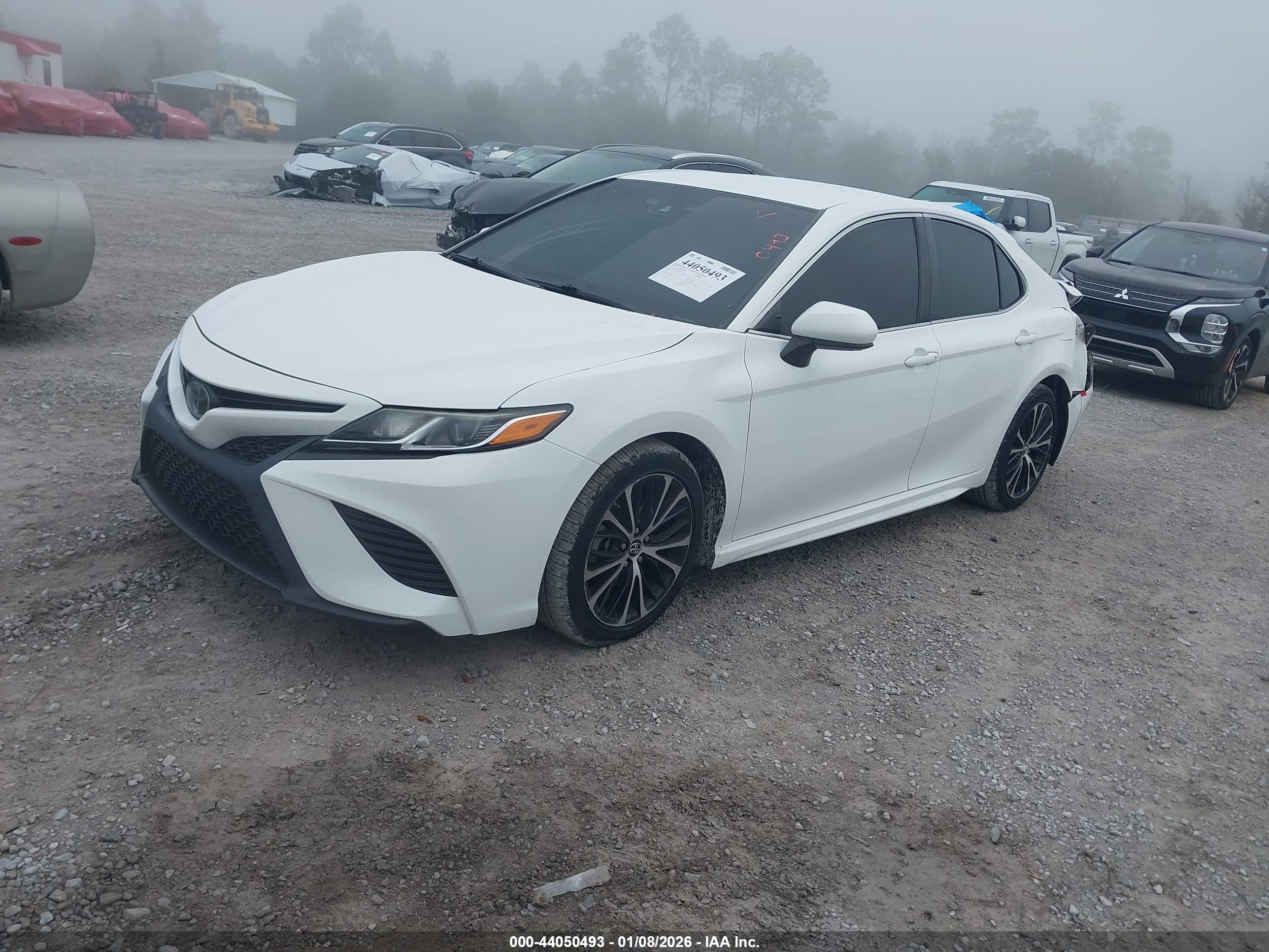 TOYOTA CAMRY image 2