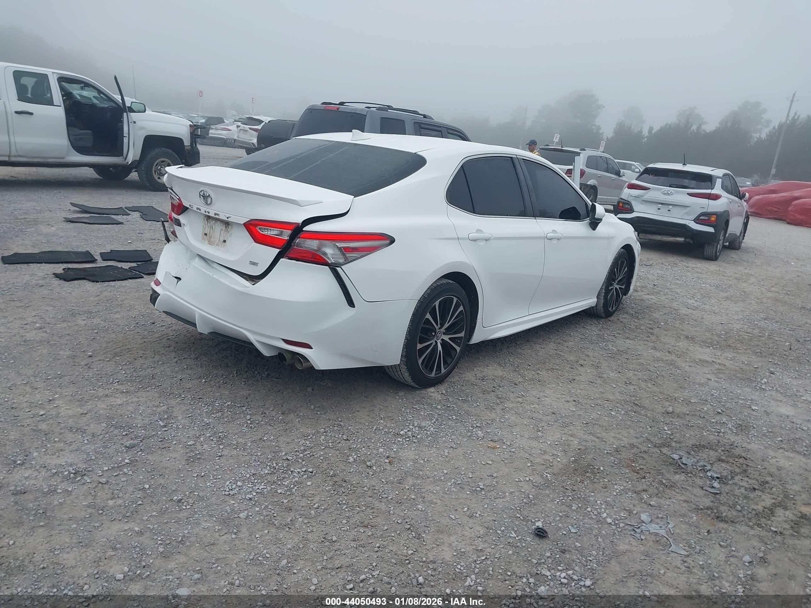 TOYOTA CAMRY image 4