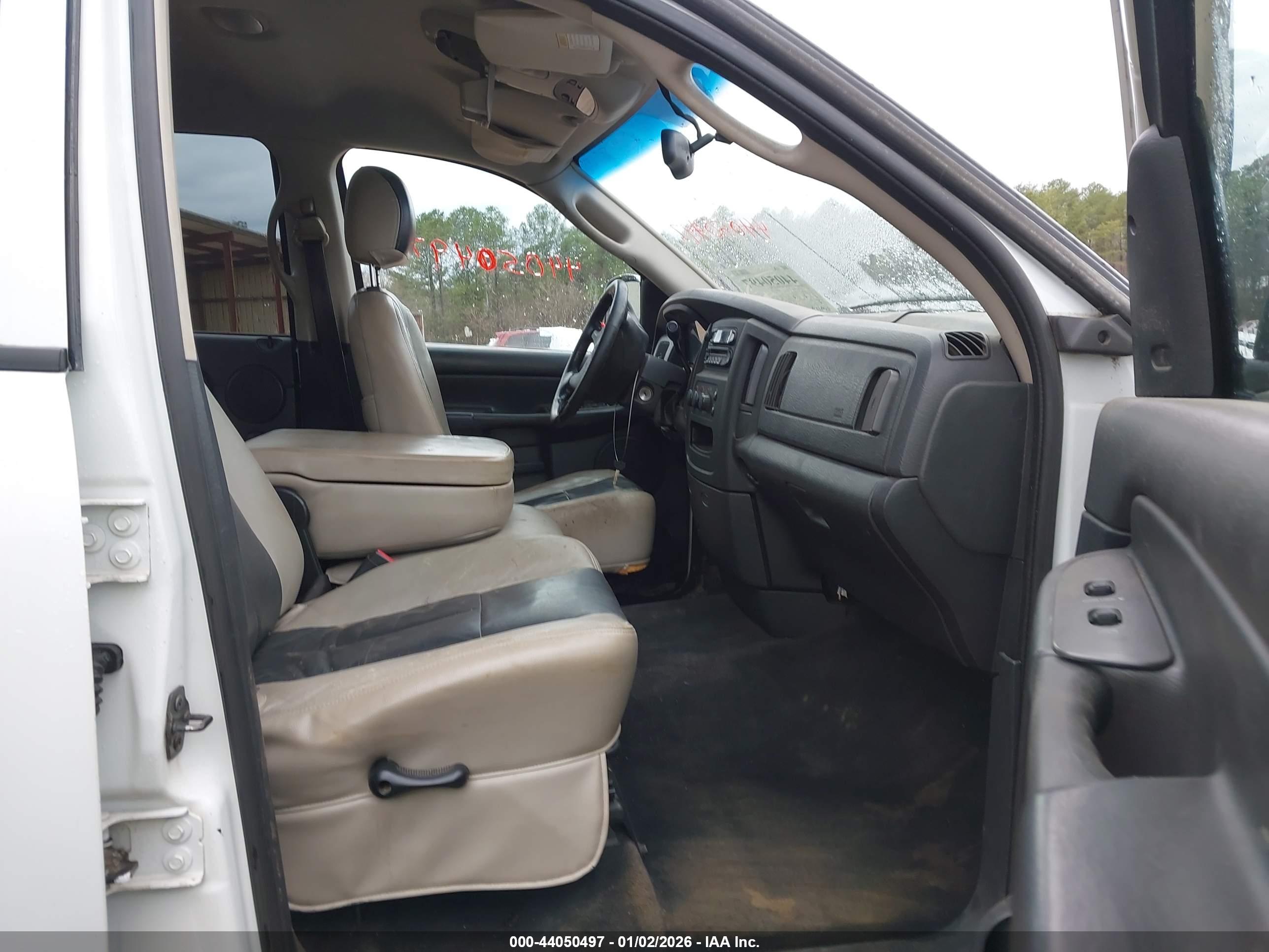 DODGE RAM image 5