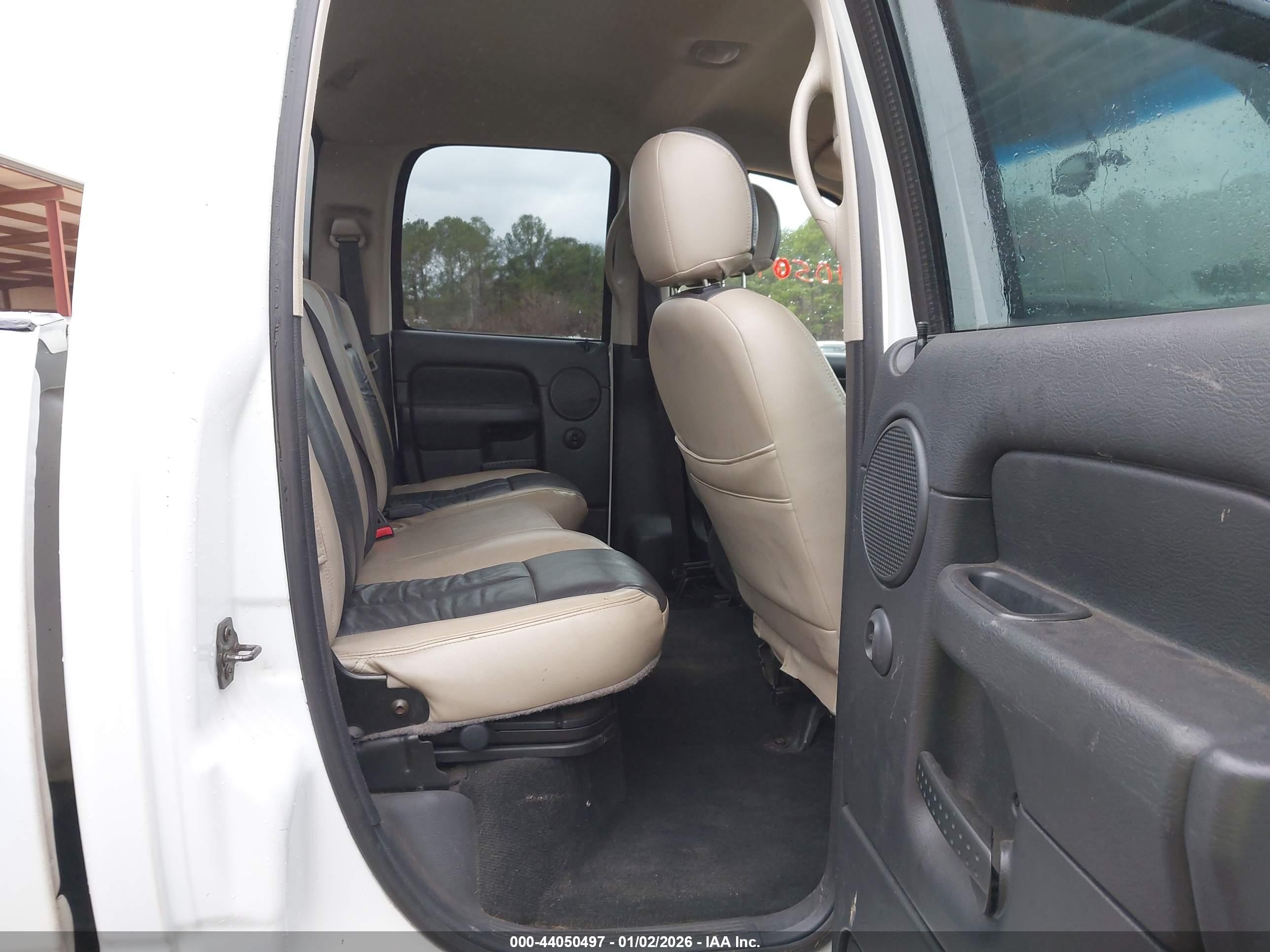DODGE RAM image 8