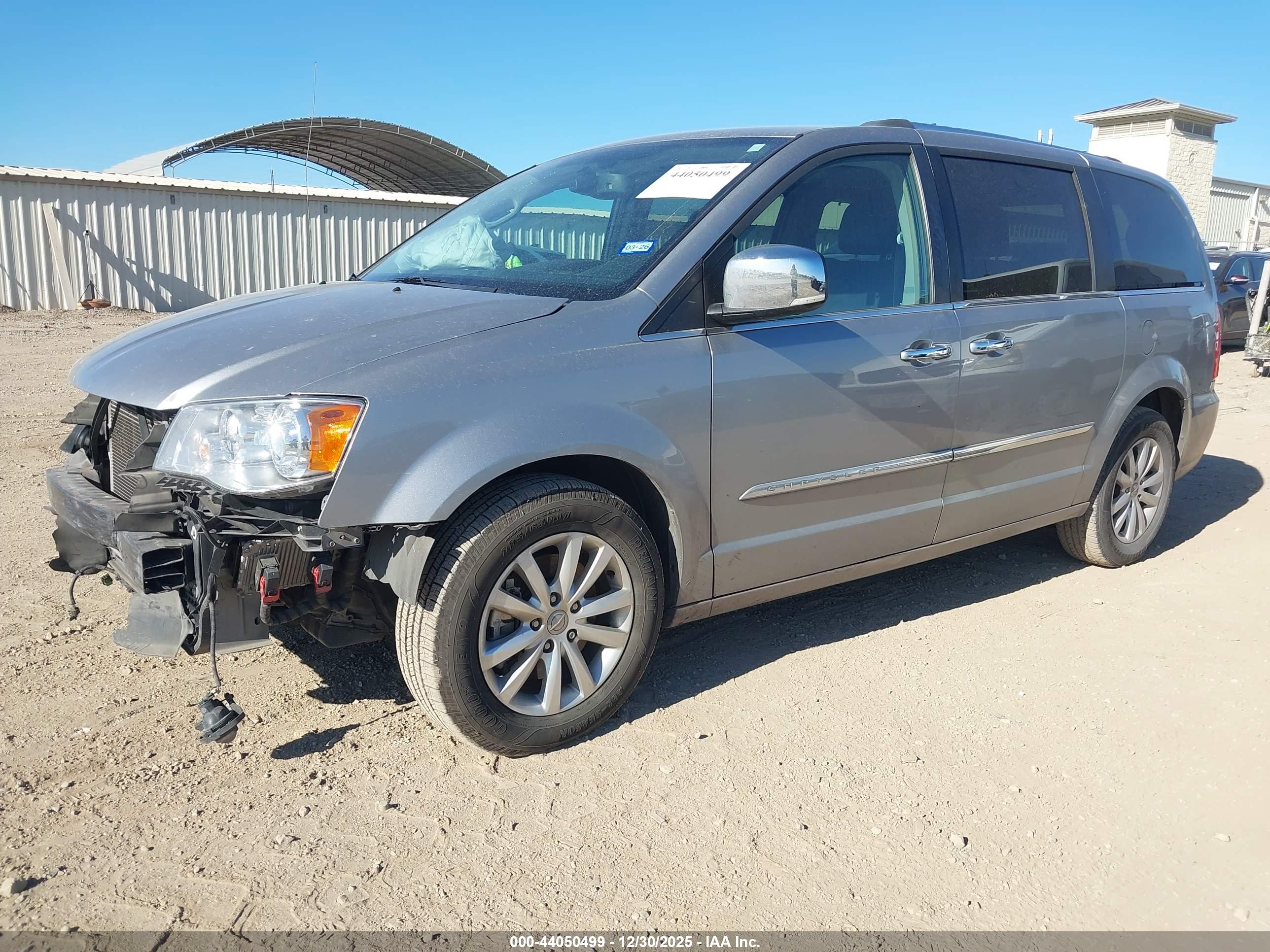 CHRYSLER TOWN image 2