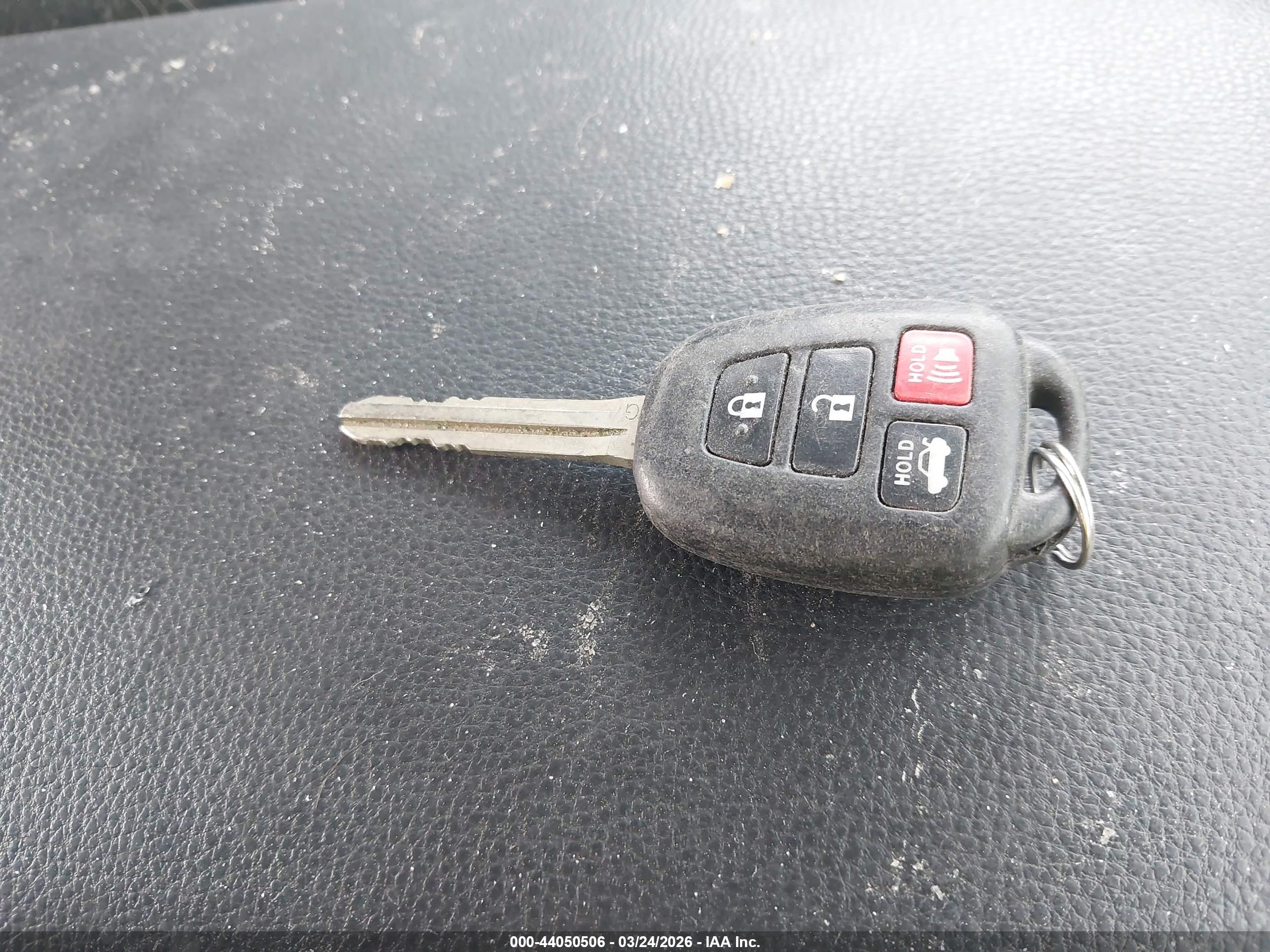 TOYOTA RAV4 image 11