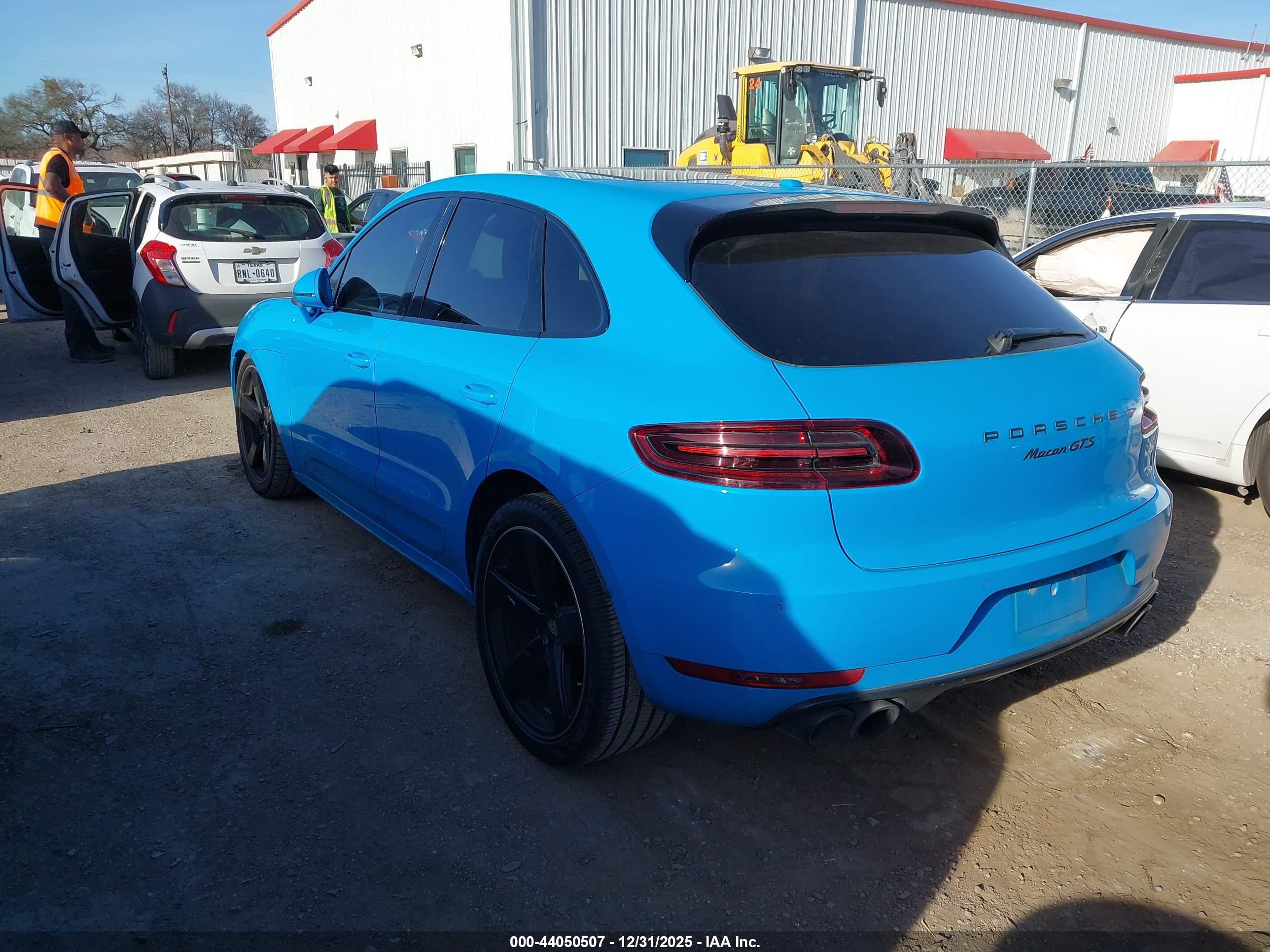 PORSCHE MACAN image 3