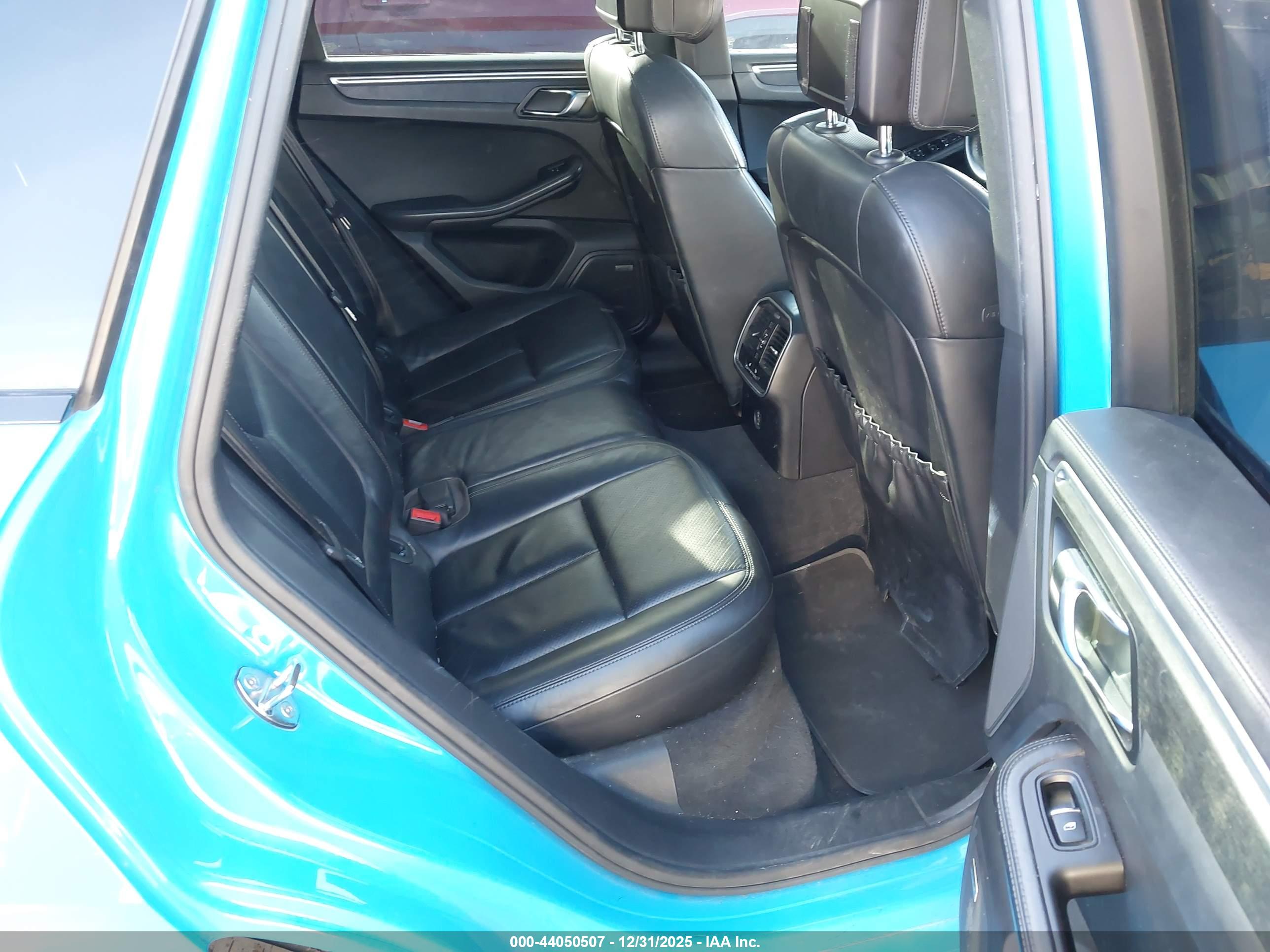 PORSCHE MACAN image 8