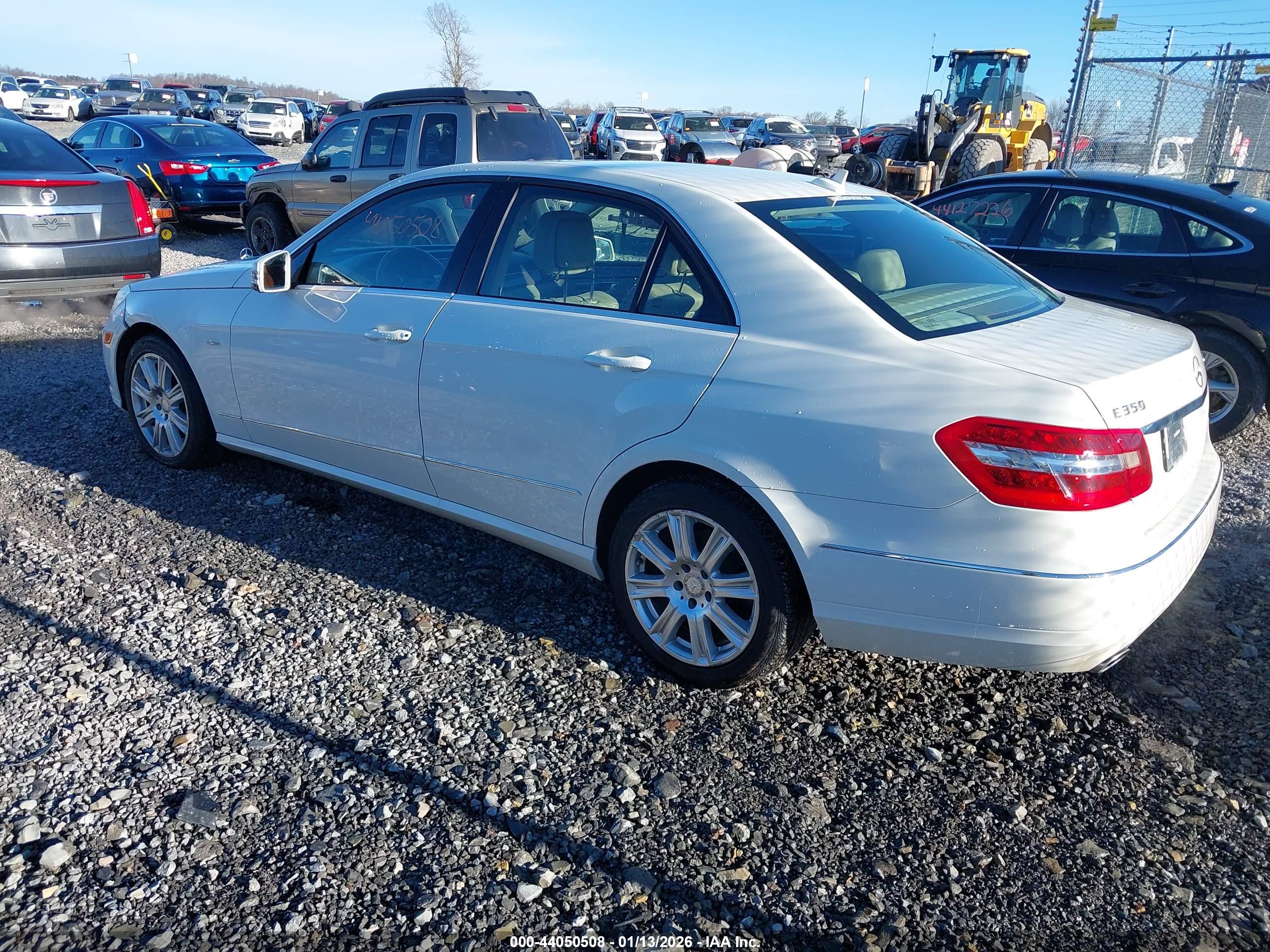 MERCEDES-BENZ E image 3