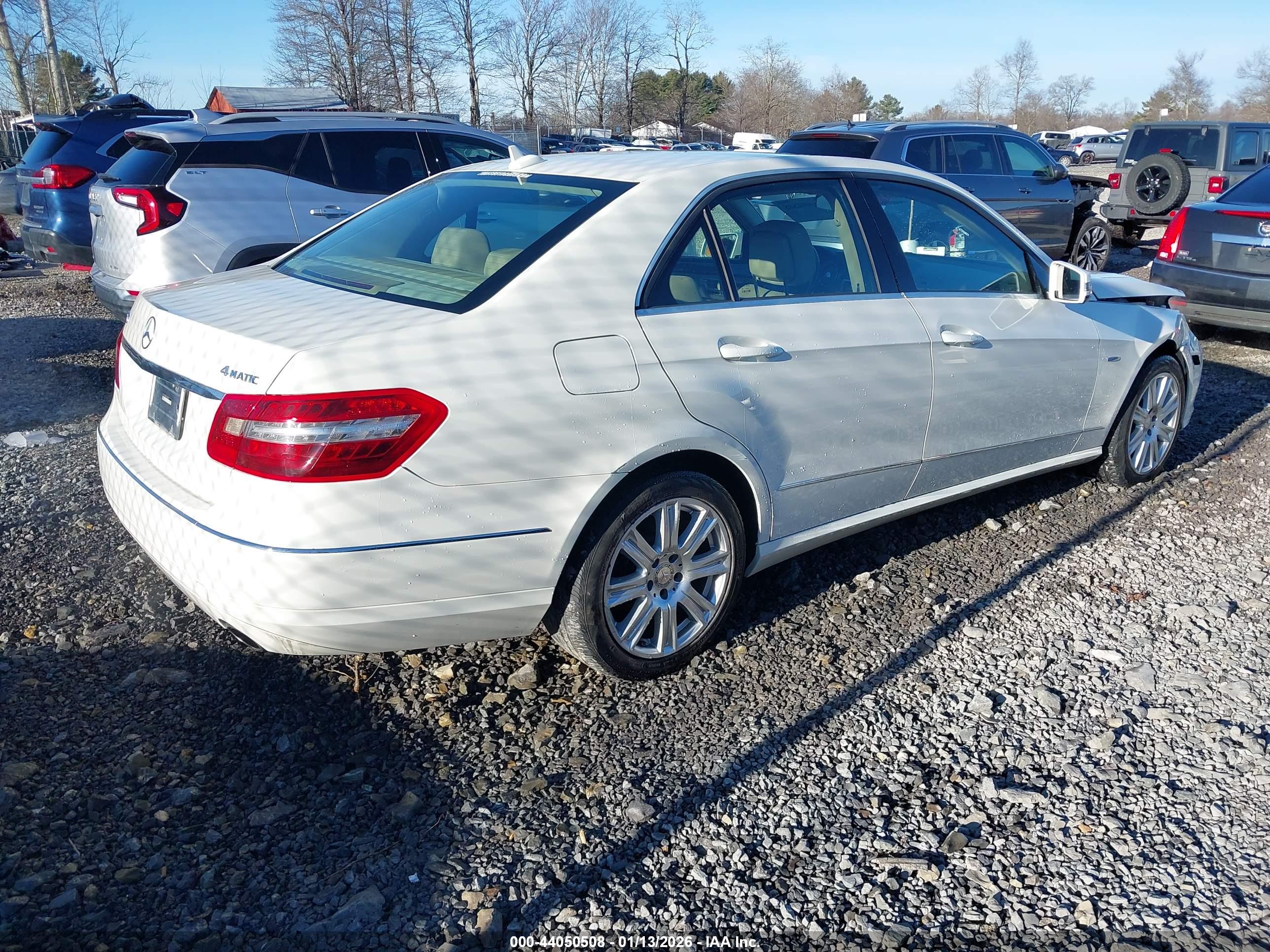 MERCEDES-BENZ E image 4