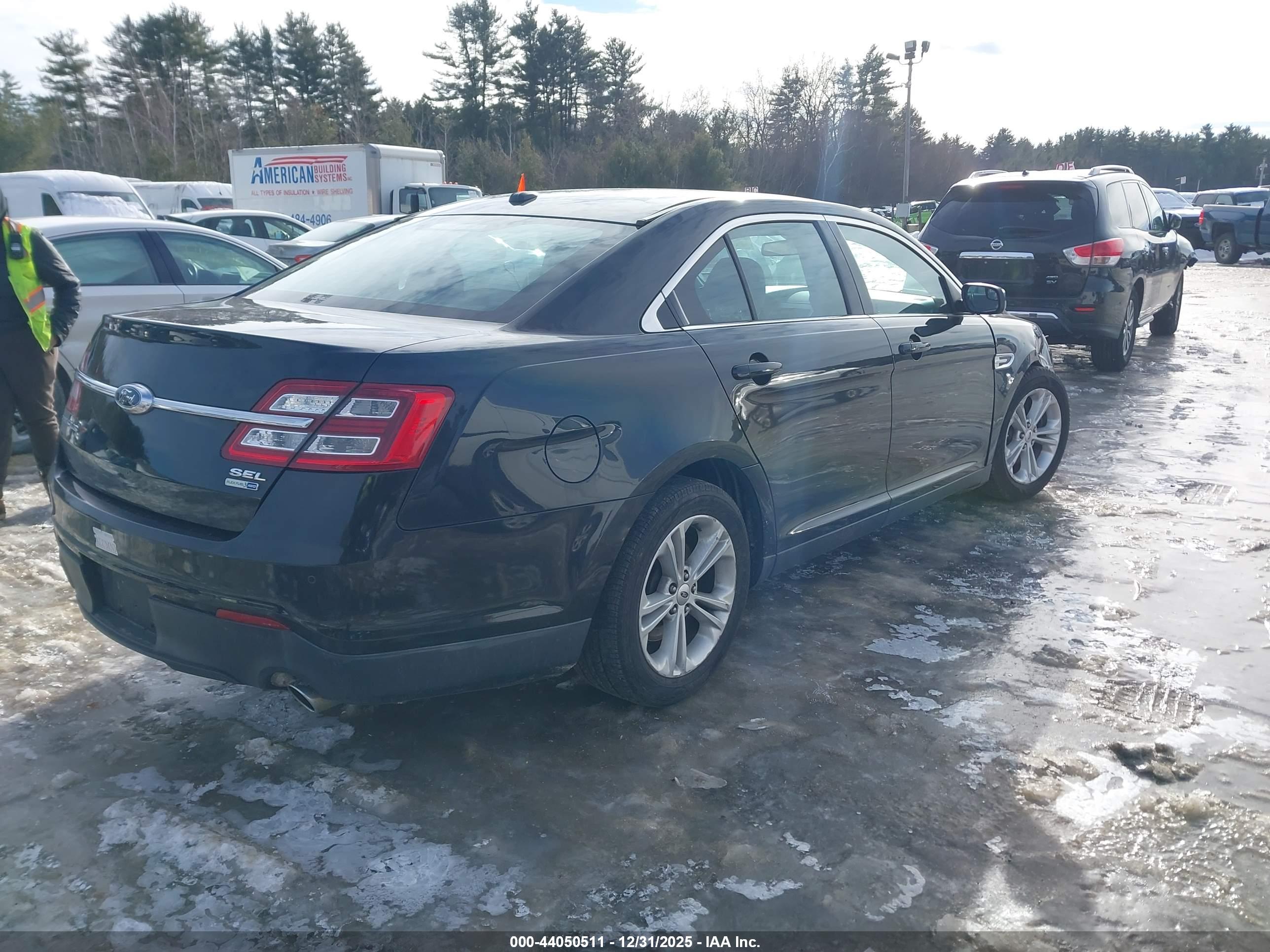 FORD TAURUS image 4