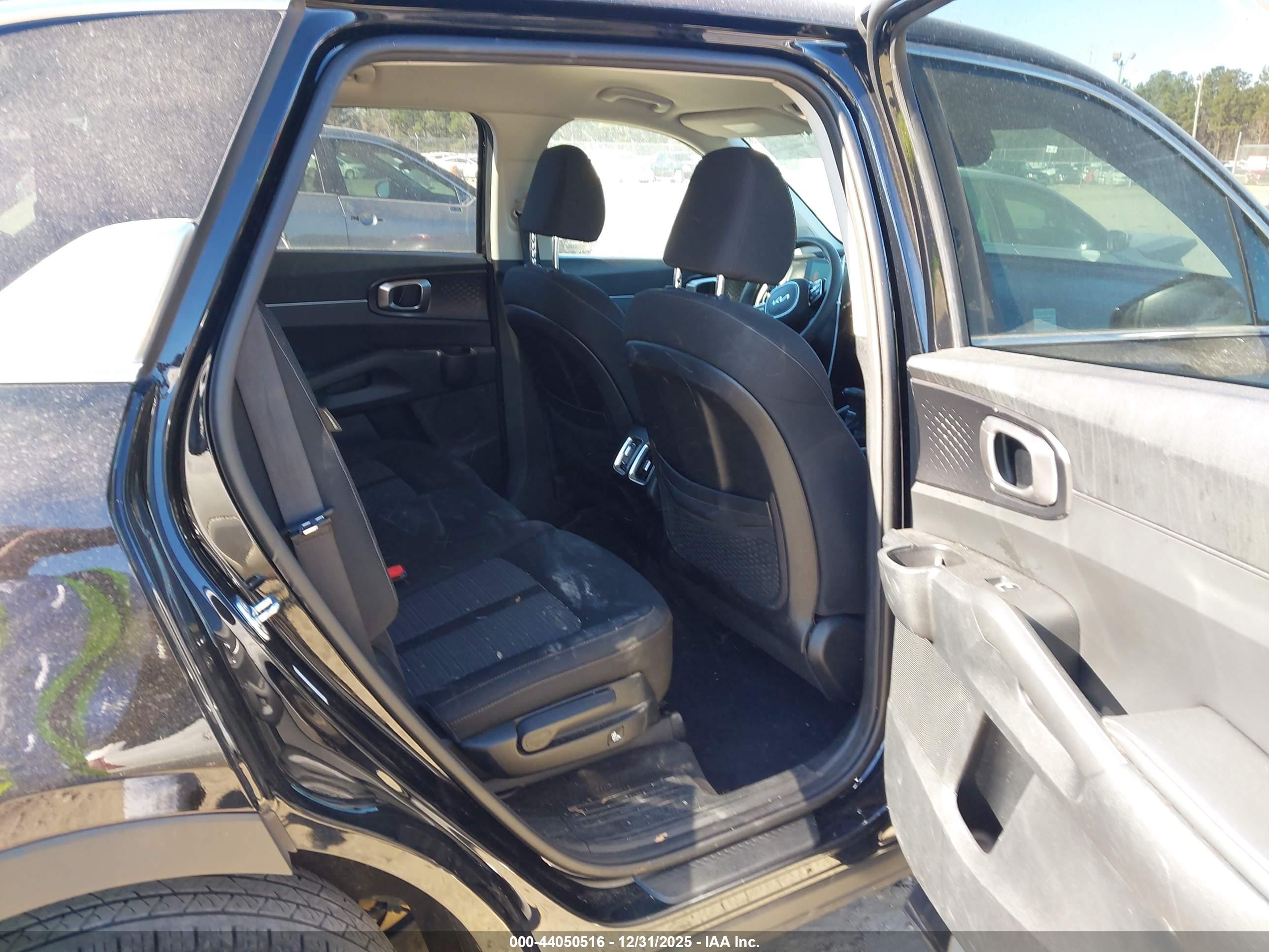 KIA SORENTO image 8