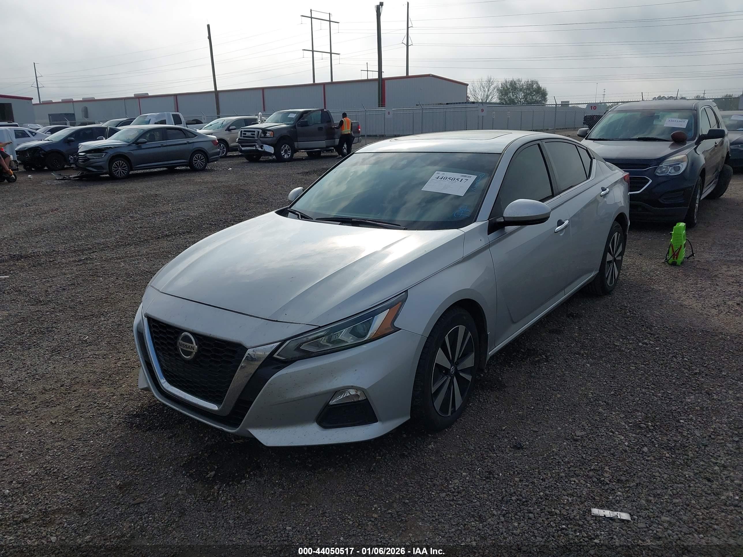 NISSAN ALTIMA image 2