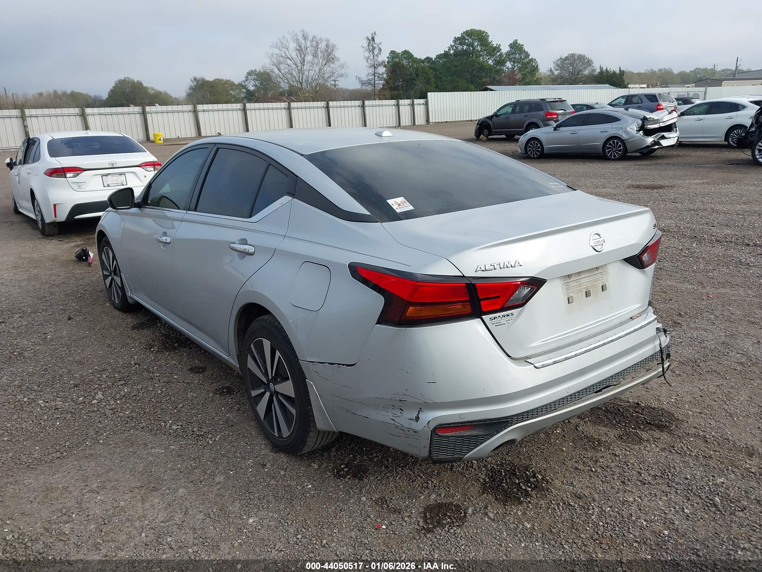 NISSAN ALTIMA image 3