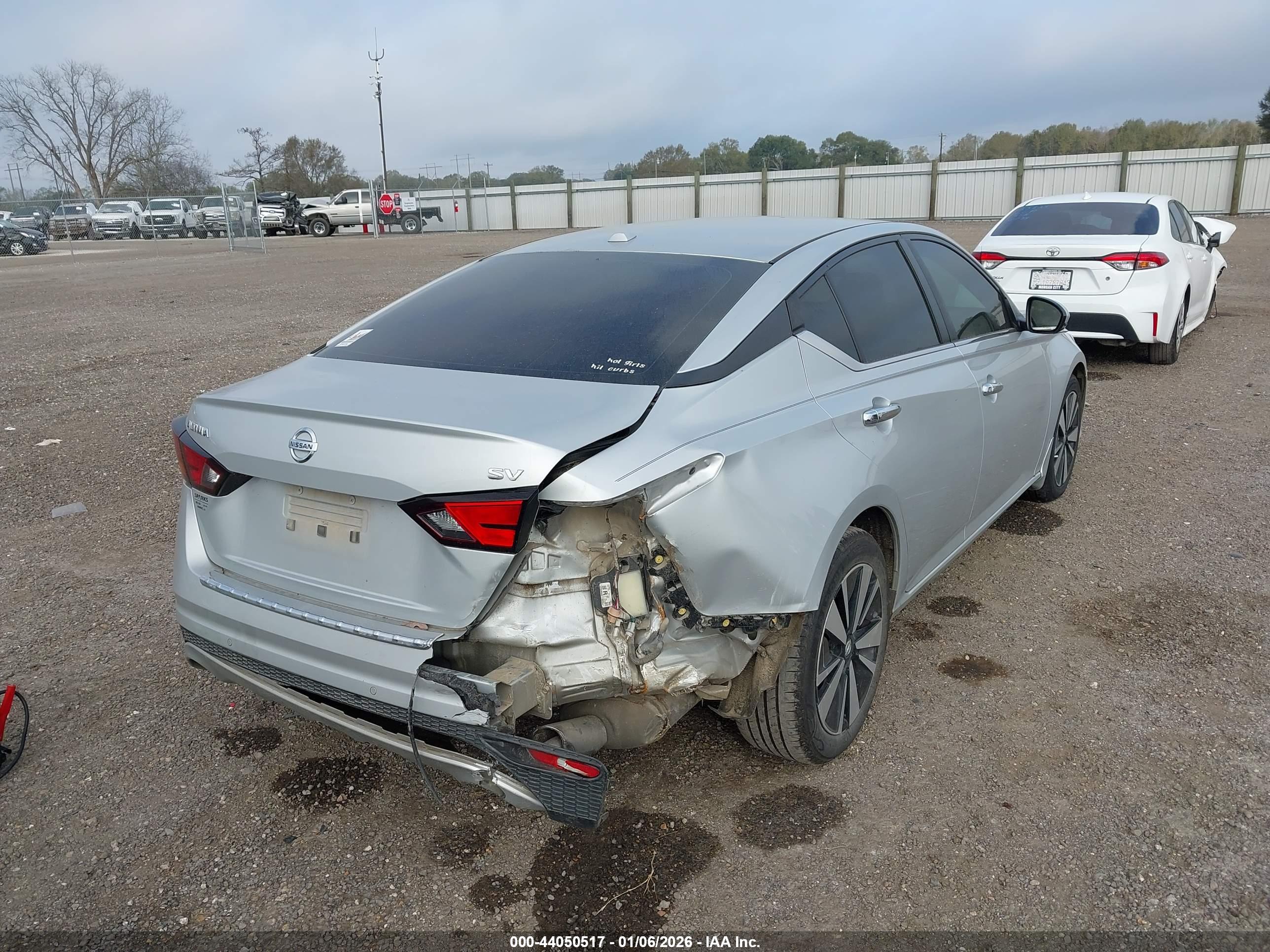 NISSAN ALTIMA image 4