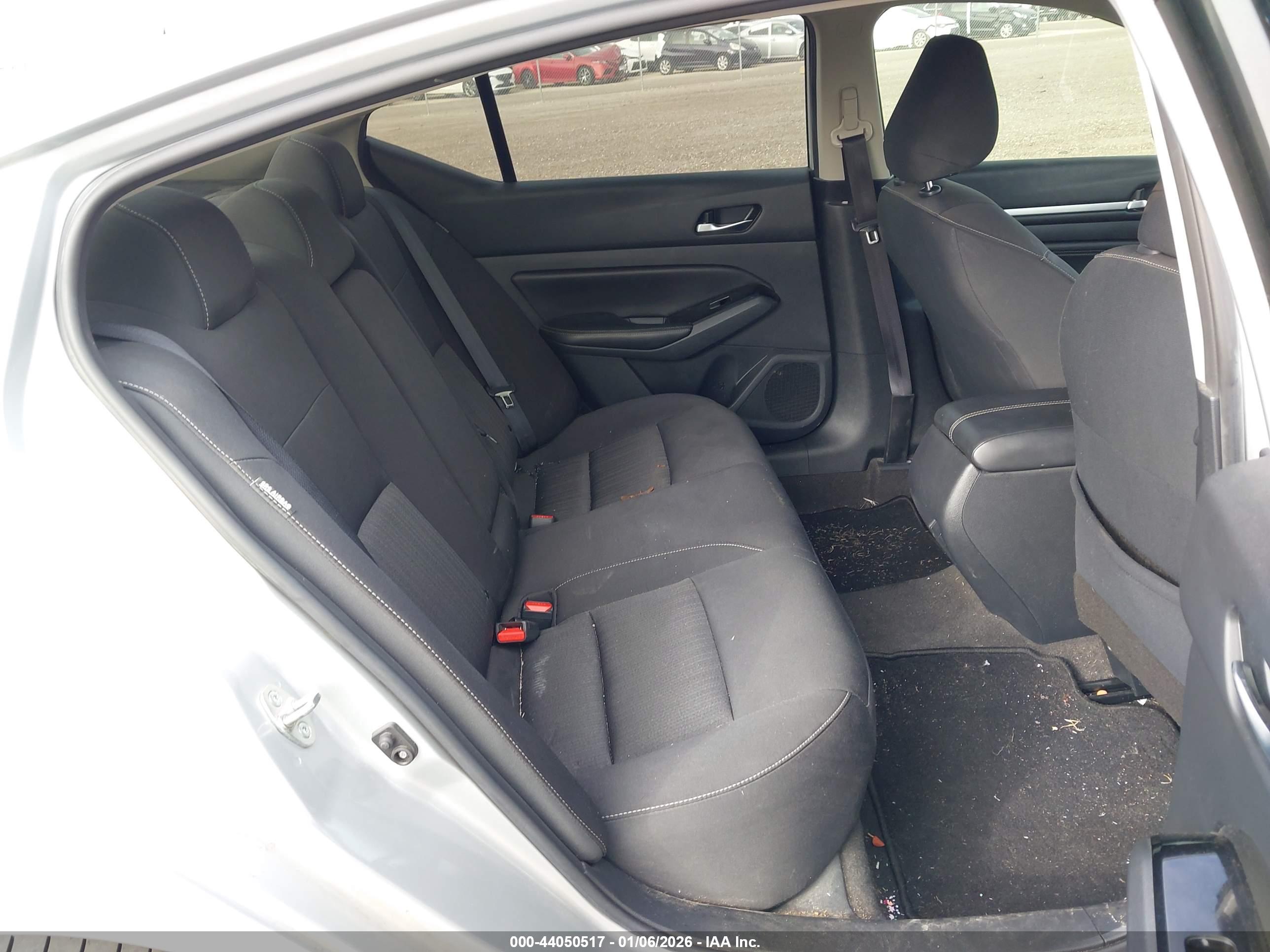 NISSAN ALTIMA image 8