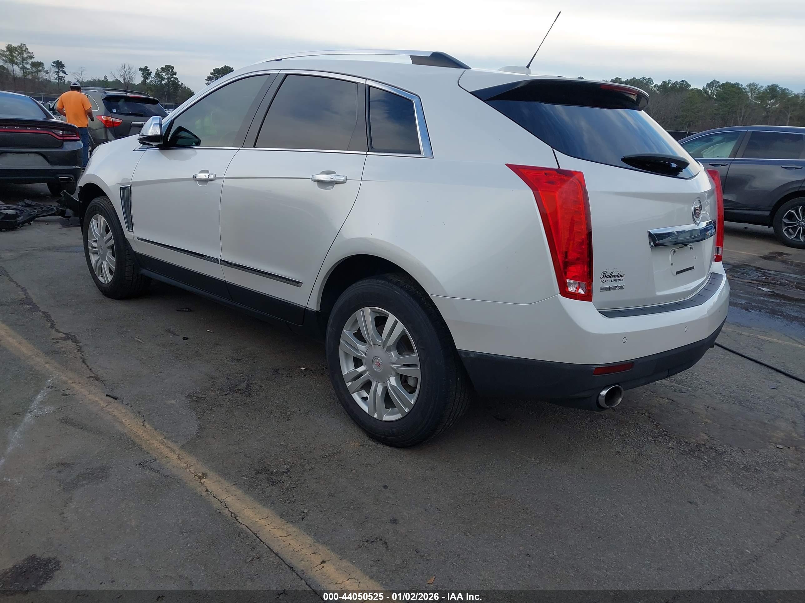 CADILLAC SRX image 3